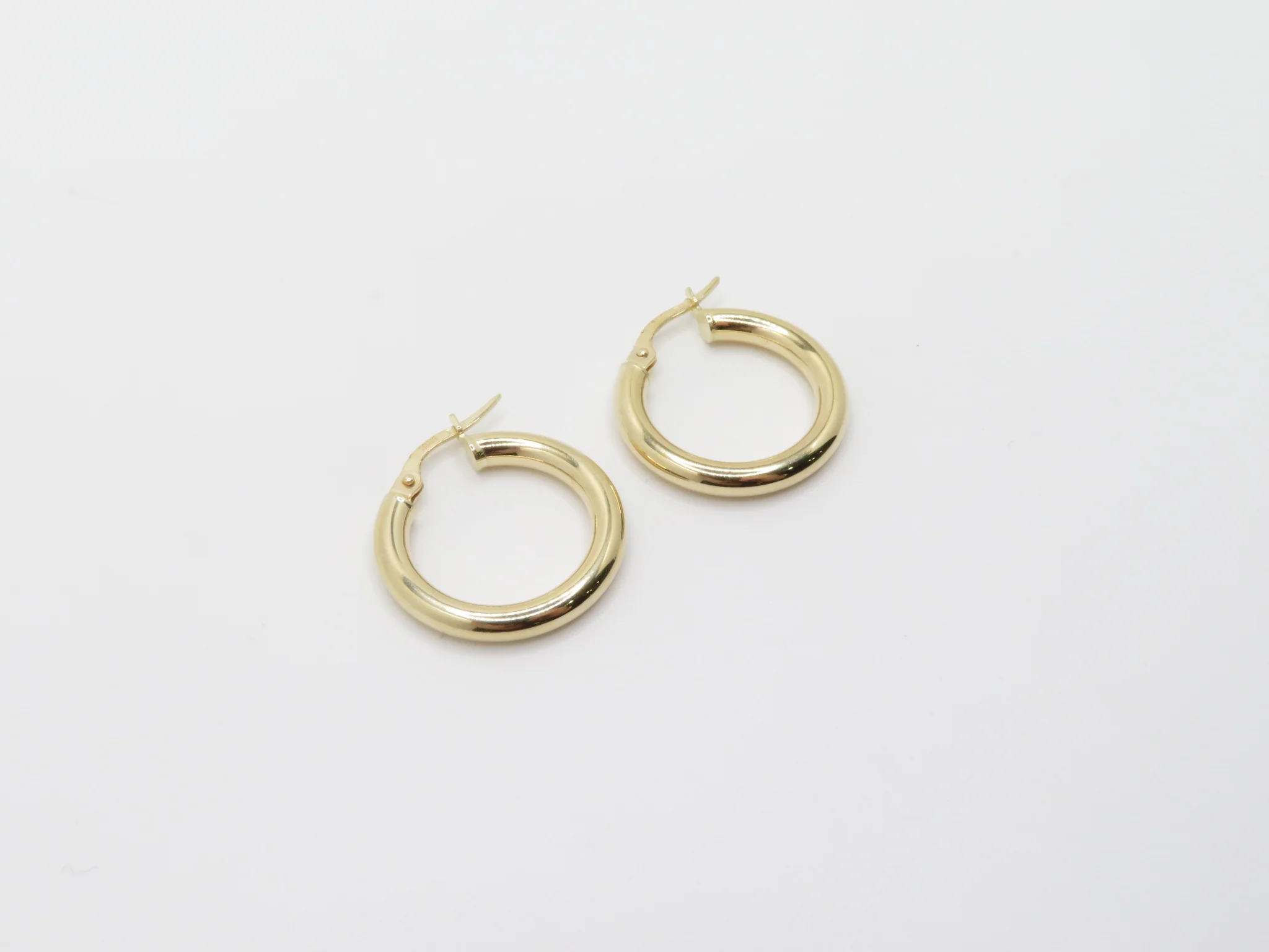 10k Yellow Gold Chunky Hoop - Image 6