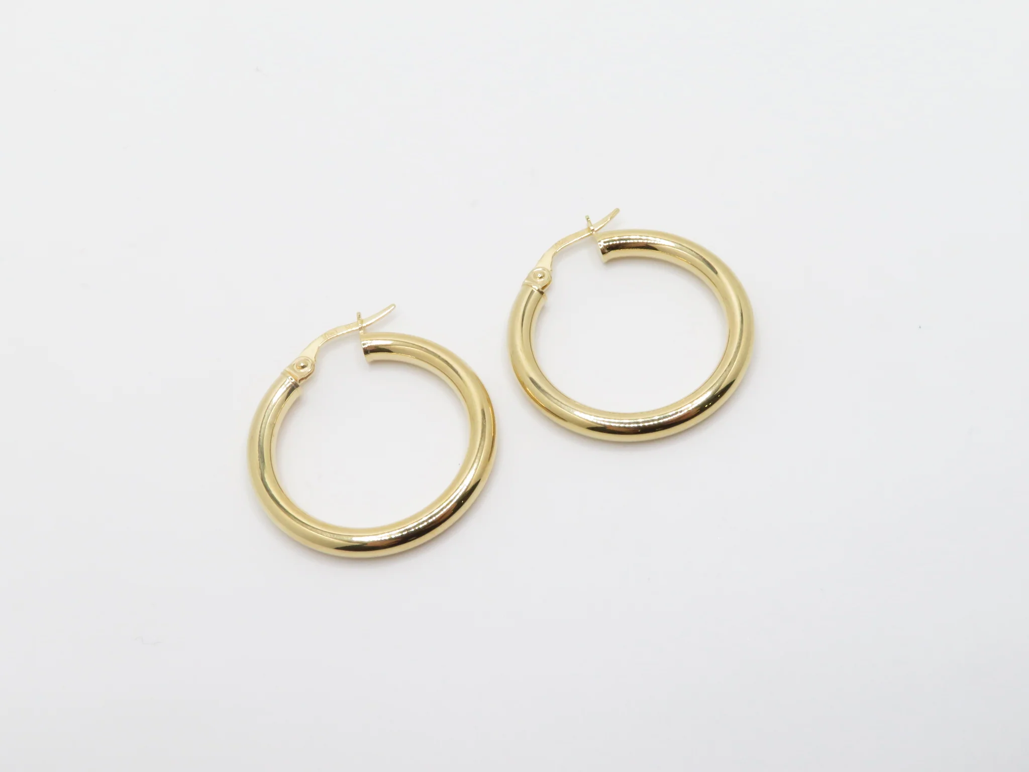 10k Yellow Gold Chunky Hoop - Image 8