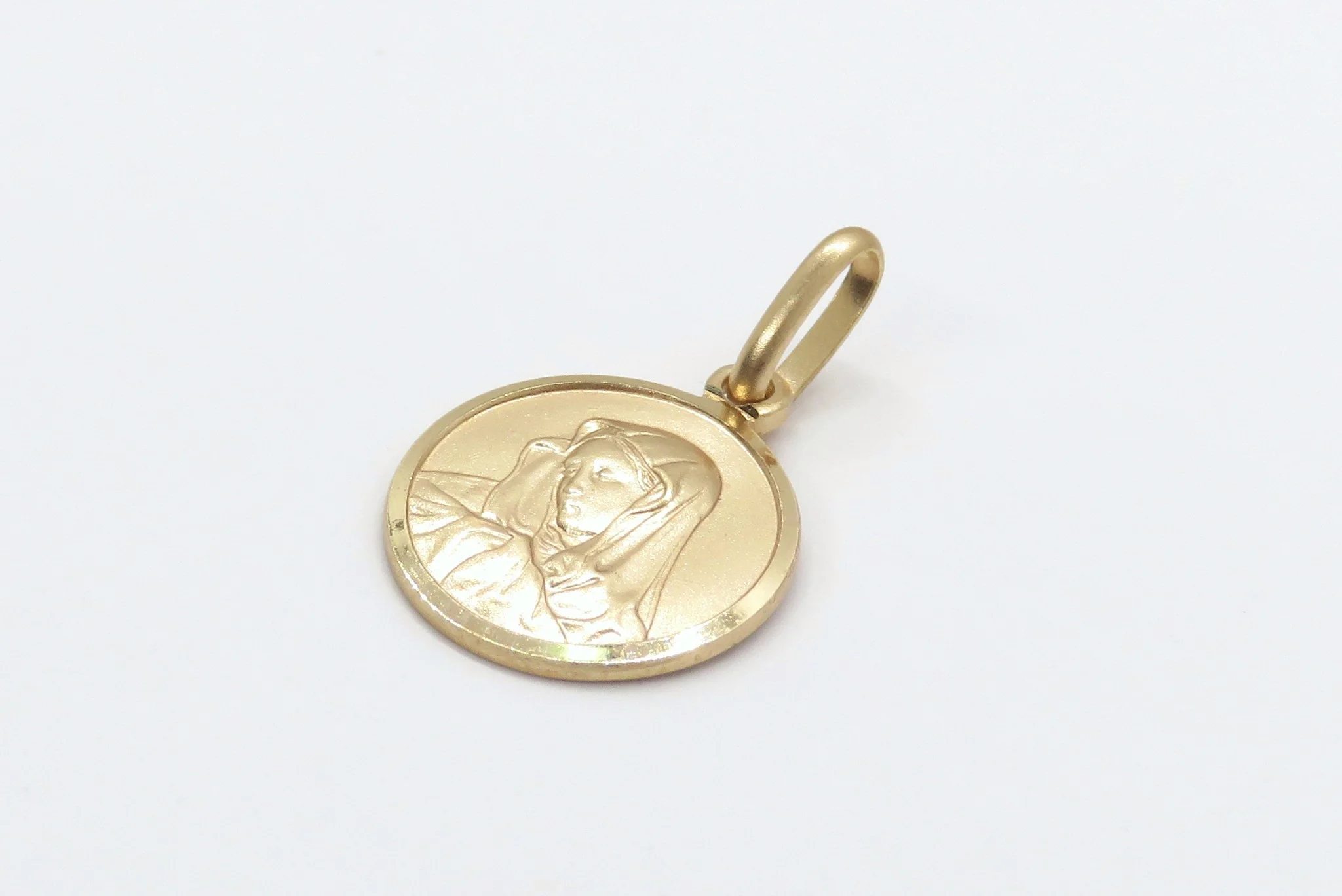 10k Yellow Gold Madonna Medal - Image 3