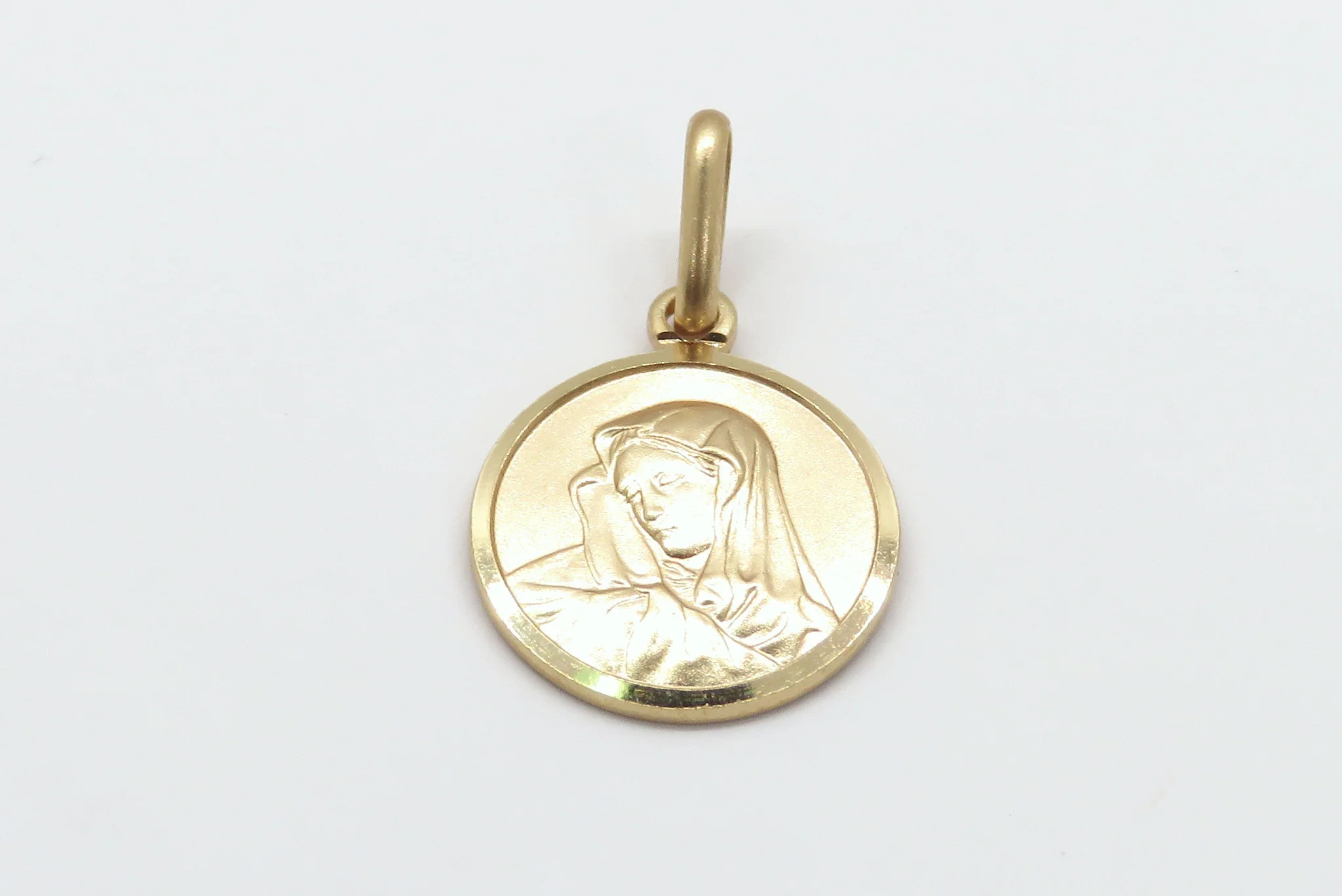 10k Yellow Gold Madonna Medal - Image 4