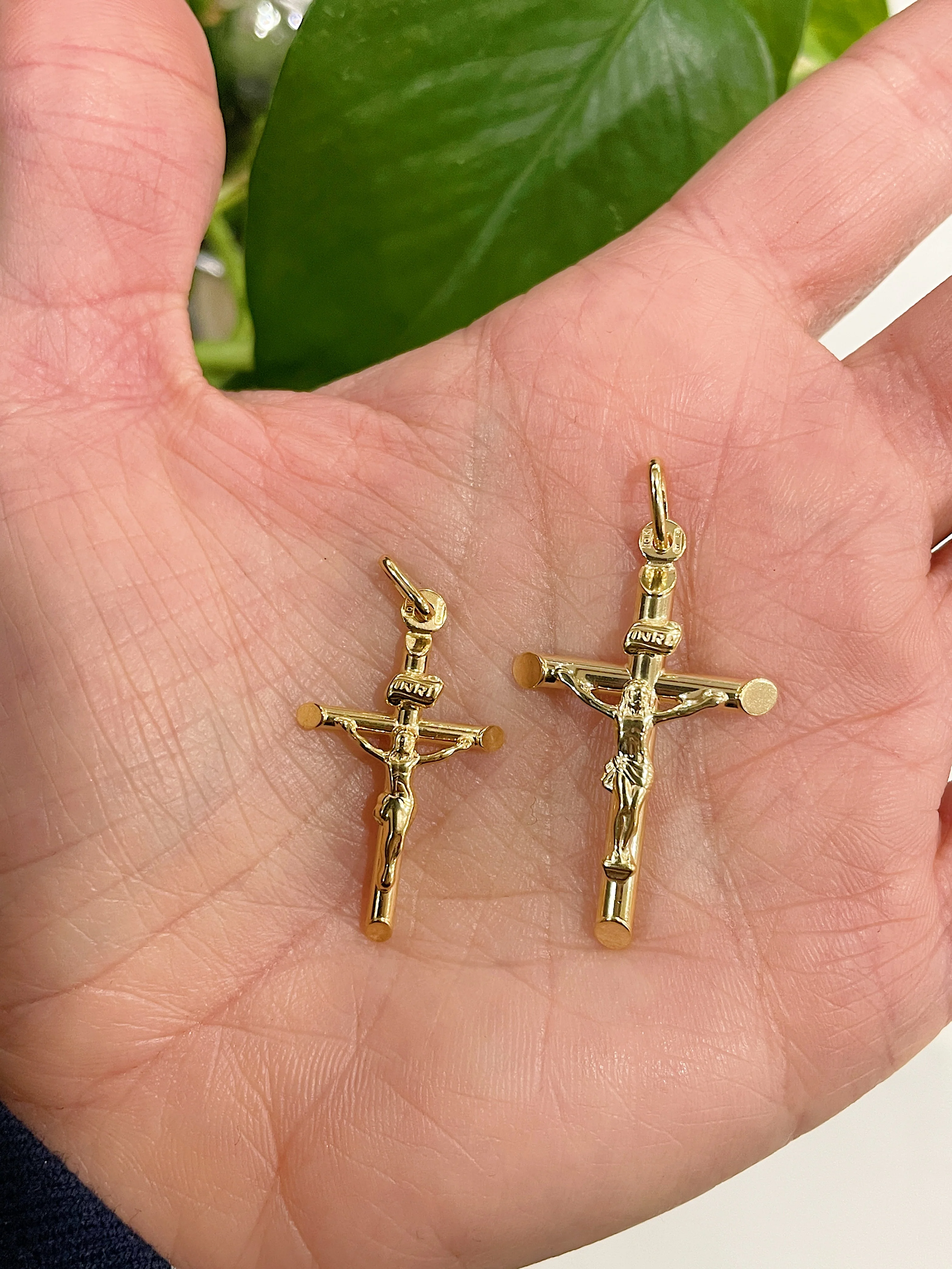10k Yellow Gold Beveled Crucifix Pendant - Image 6