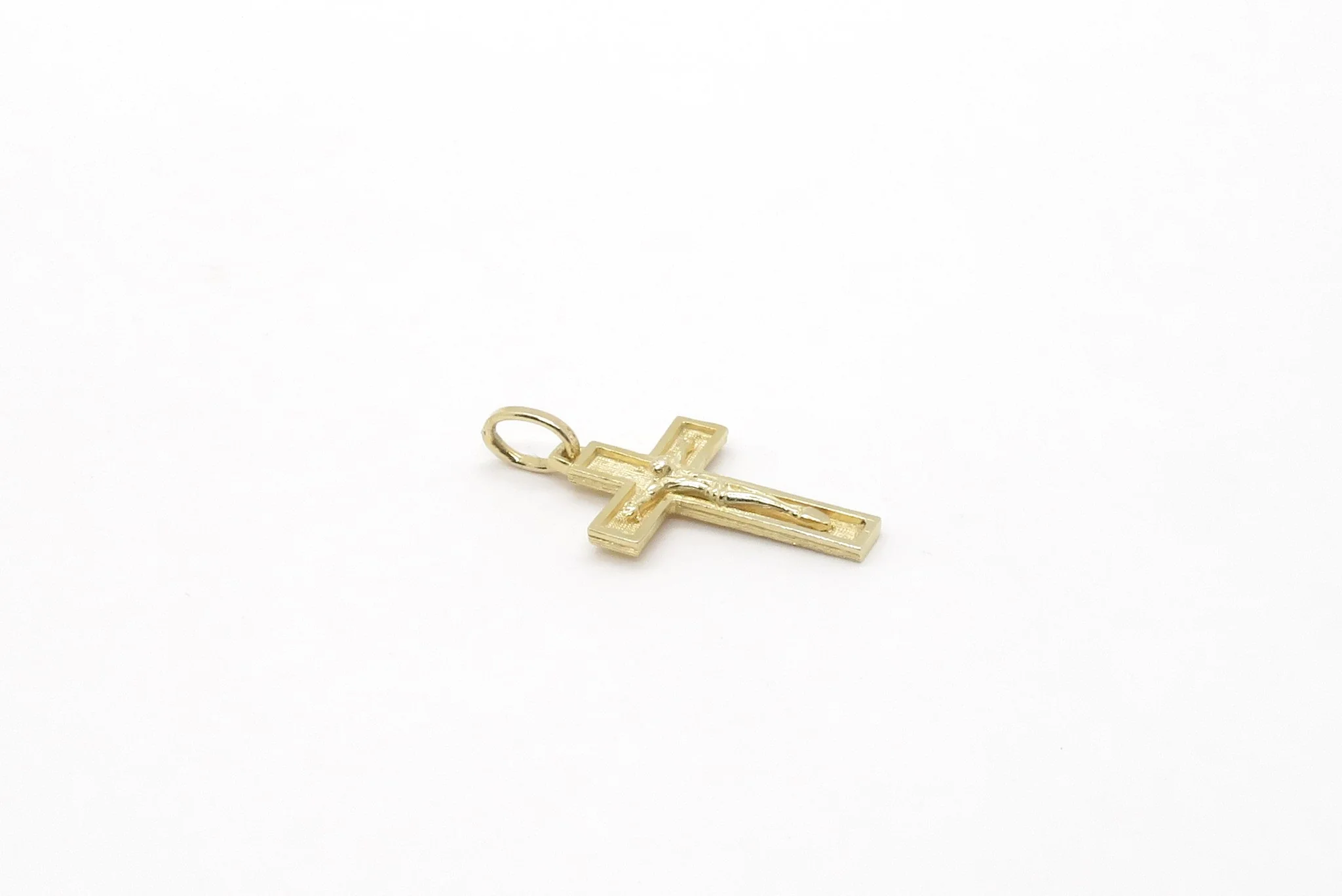 10k Yellow Gold Recessed Crucifix Pendant - Image 3