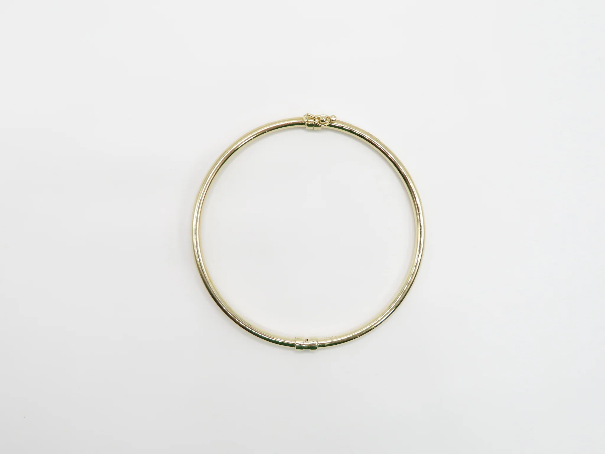 10k Yellow Gold Plain Round Bangle - Image 3