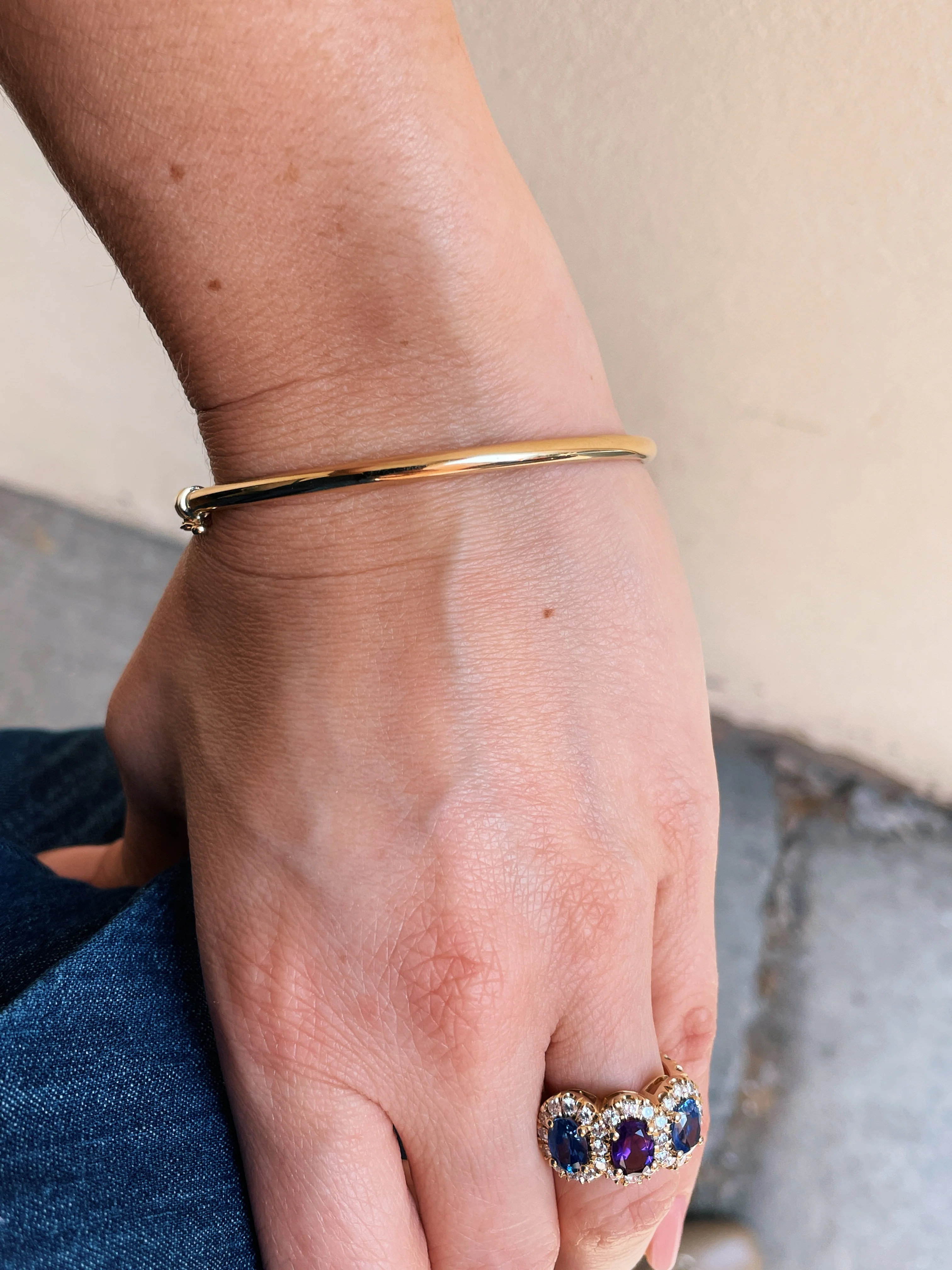 10k Yellow Gold Plain Round Bangle - Image 4