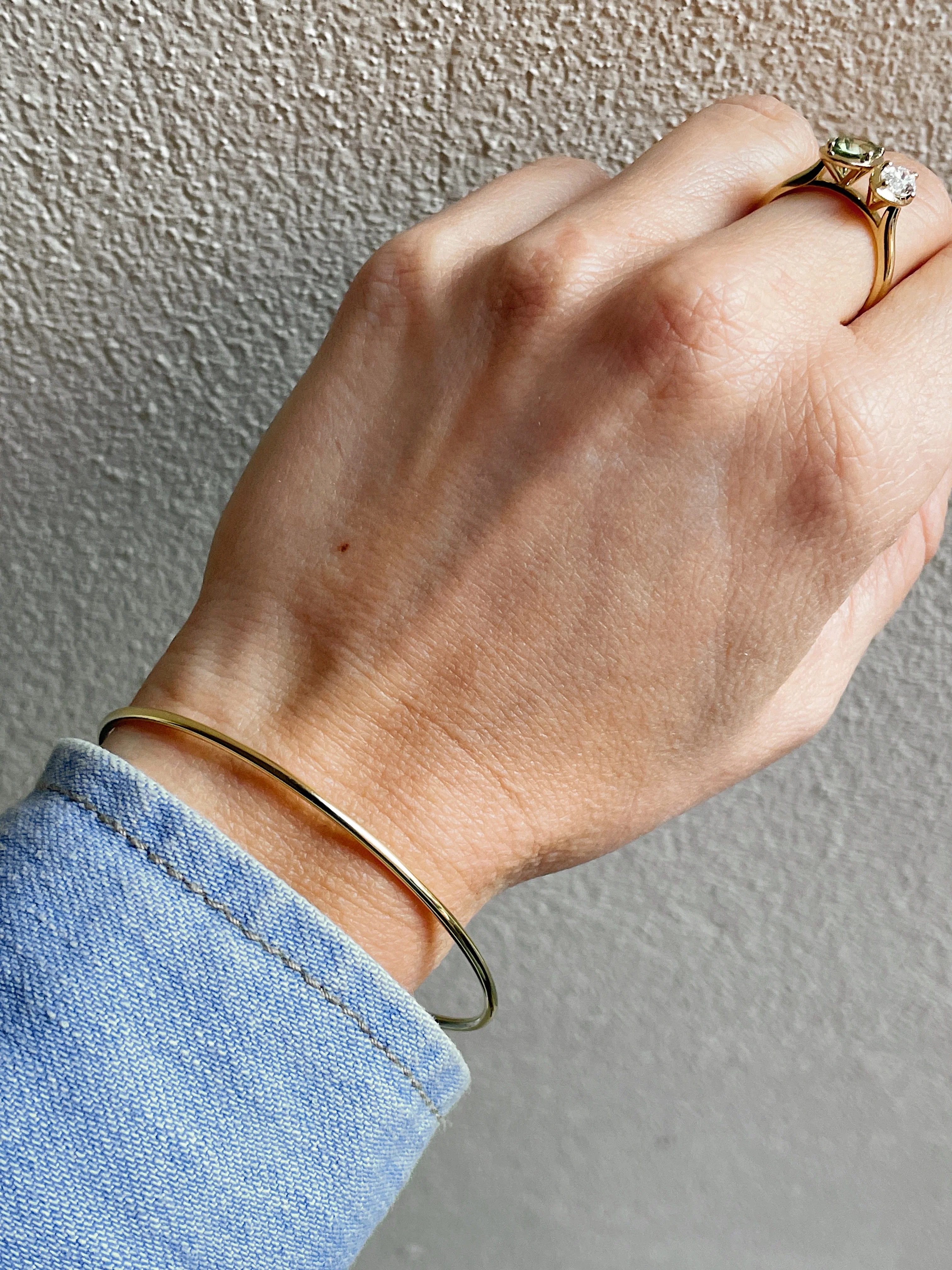 14k Yellow Gold Rounded Tubular Bangle - Image 3