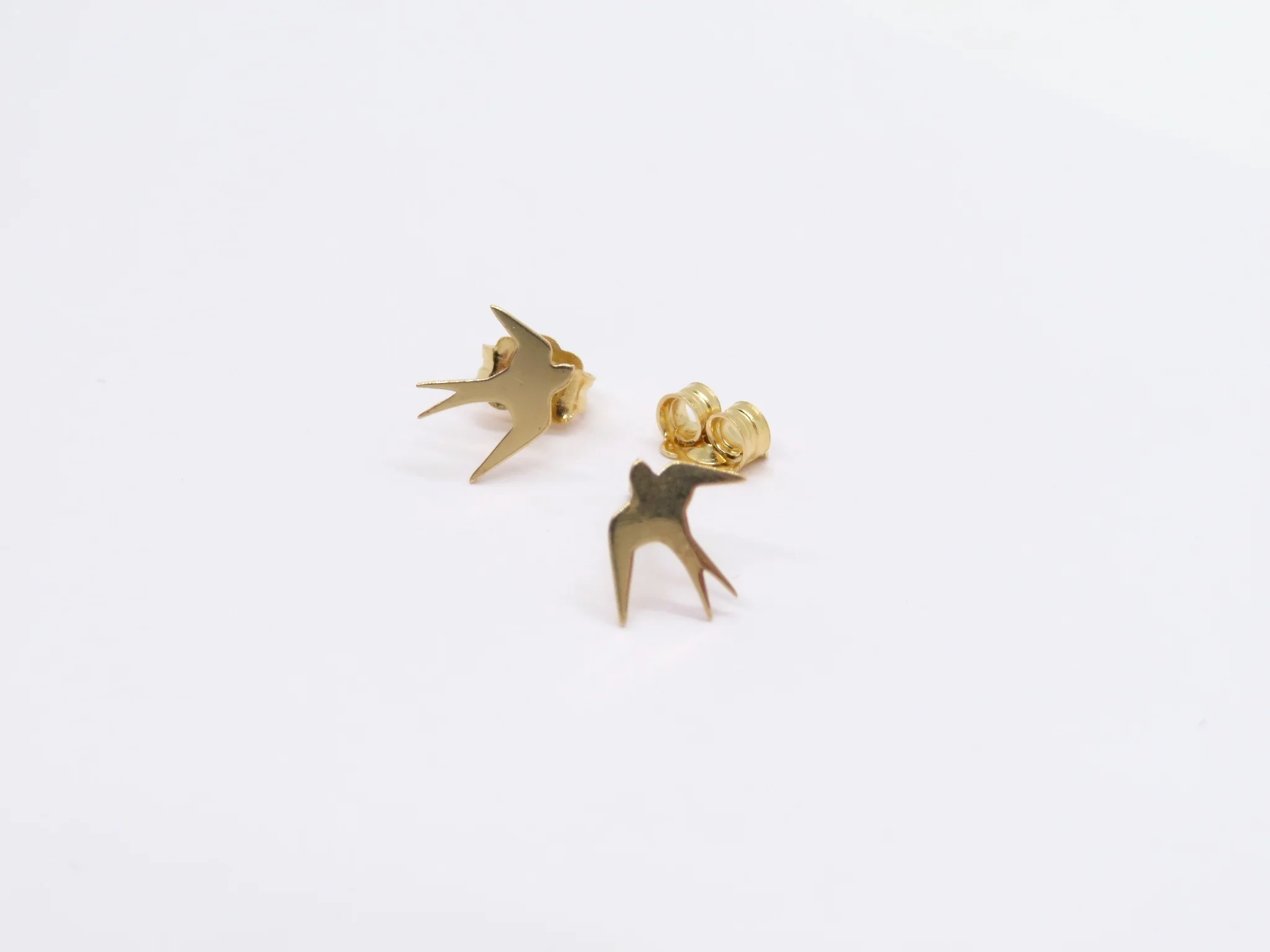 19.25k Yellow Gold Andorinha Stud Earrings - Image 3