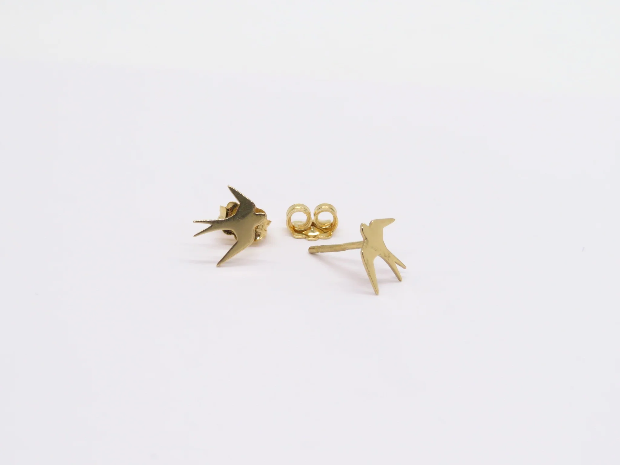 19.25k Yellow Gold Andorinha Stud Earrings - Image 4