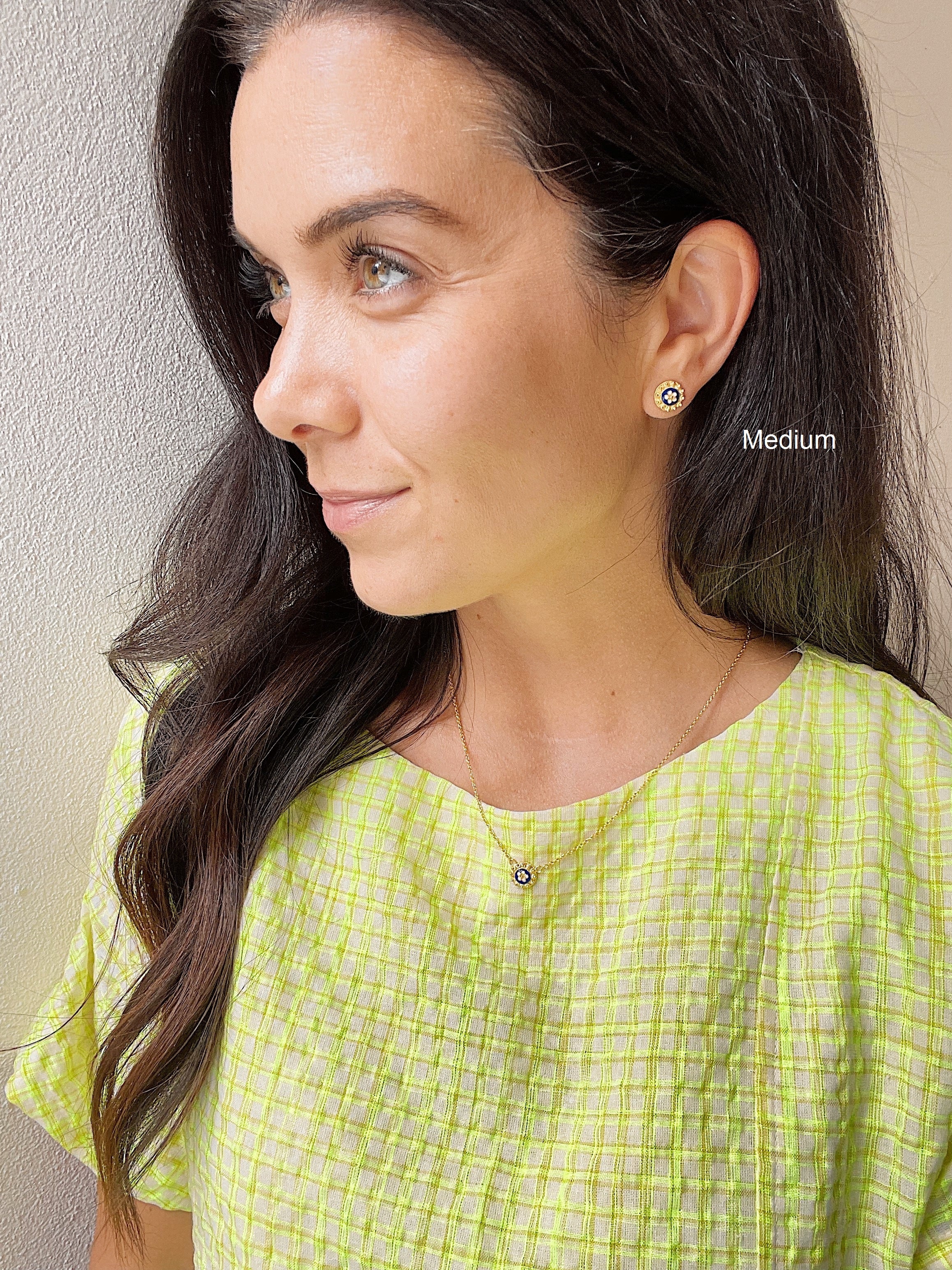 19.25k Yellow Gold Floral Enamel Studs - Image 5