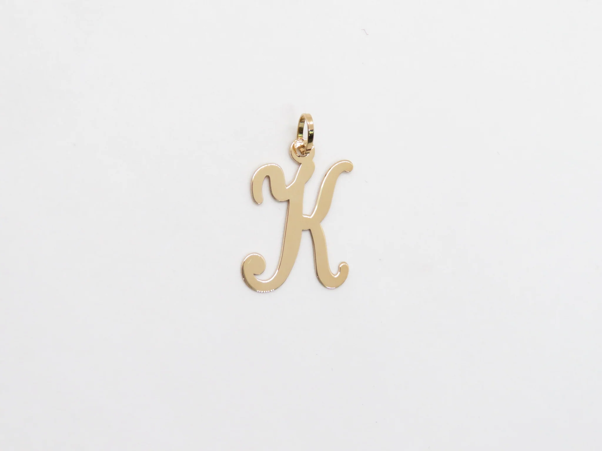19.25k Yellow Gold Cursive Initial Pendant - Image 13
