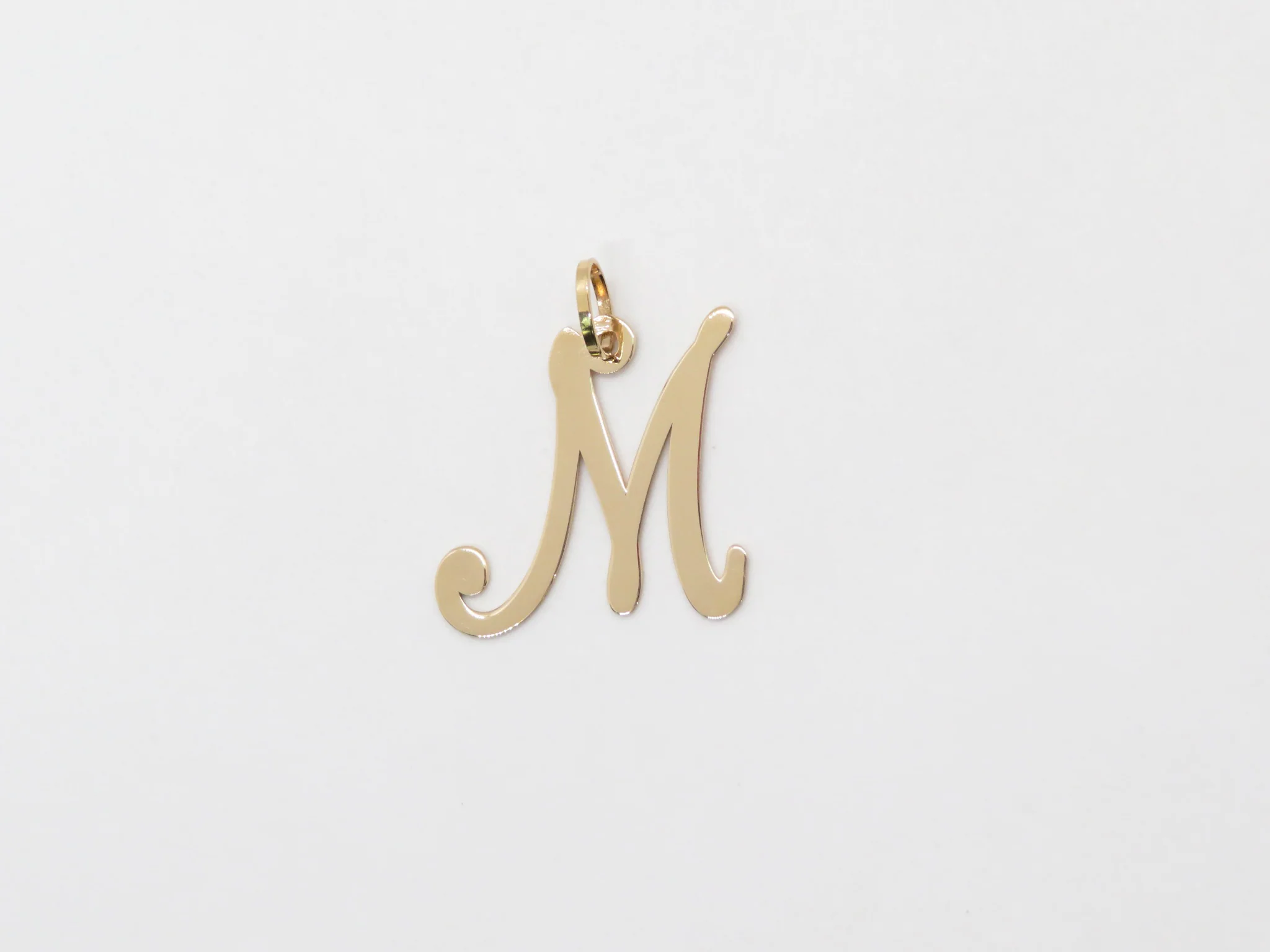 19.25k Yellow Gold Cursive Initial Pendant - Image 15