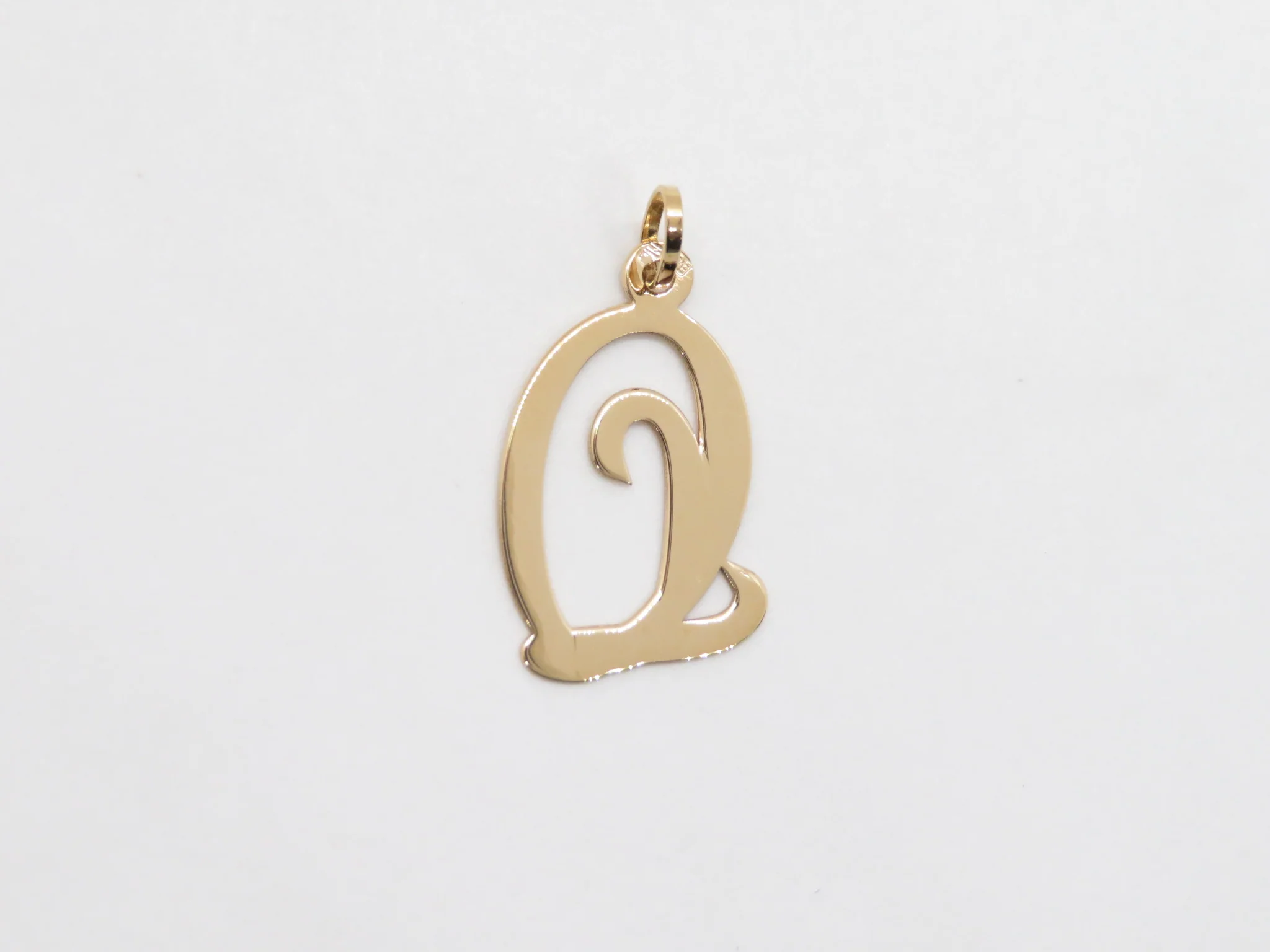 19.25k Yellow Gold Cursive Initial Pendant - Image 19