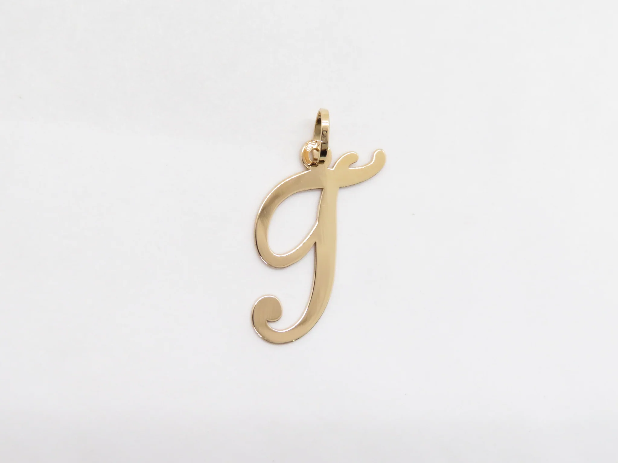 19.25k Yellow Gold Cursive Initial Pendant - Image 22