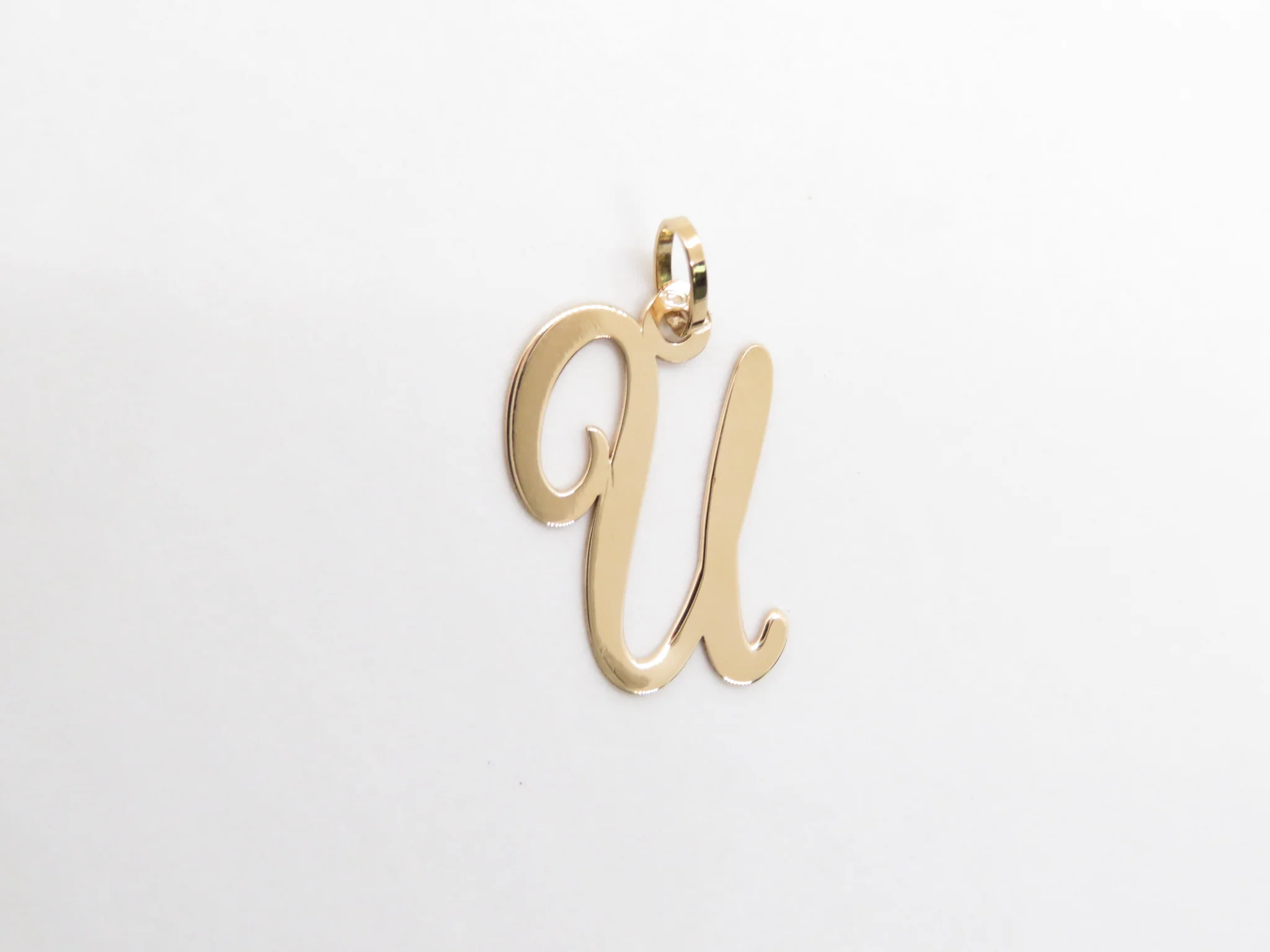 19.25k Yellow Gold Cursive Initial Pendant - Image 23