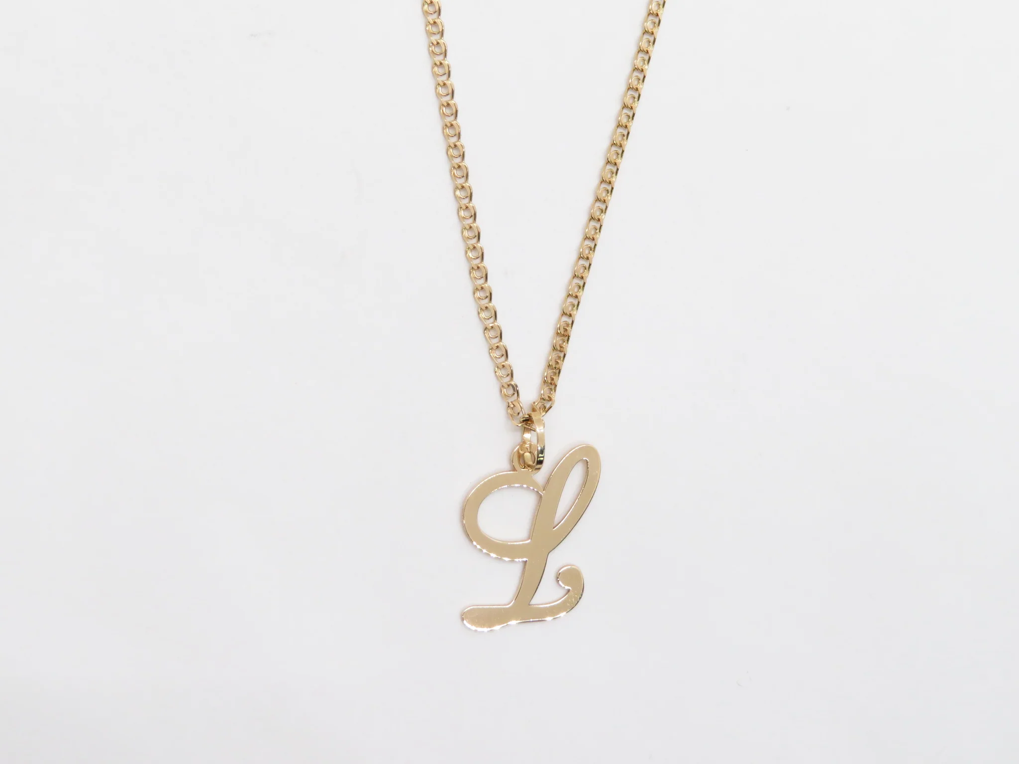 19.25k Yellow Gold Cursive Initial Pendant - Image 3