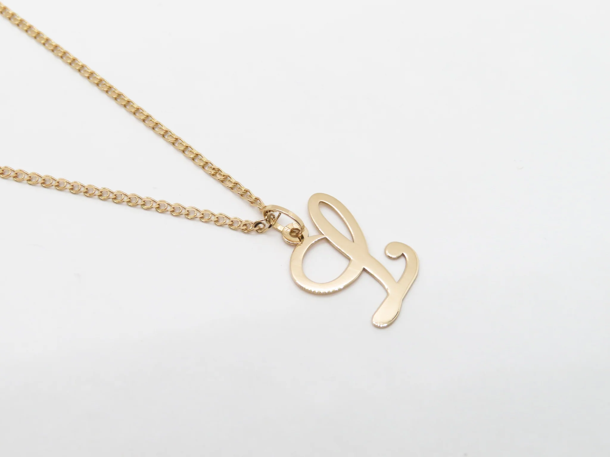 19.25k Yellow Gold Cursive Initial Pendant - Image 30