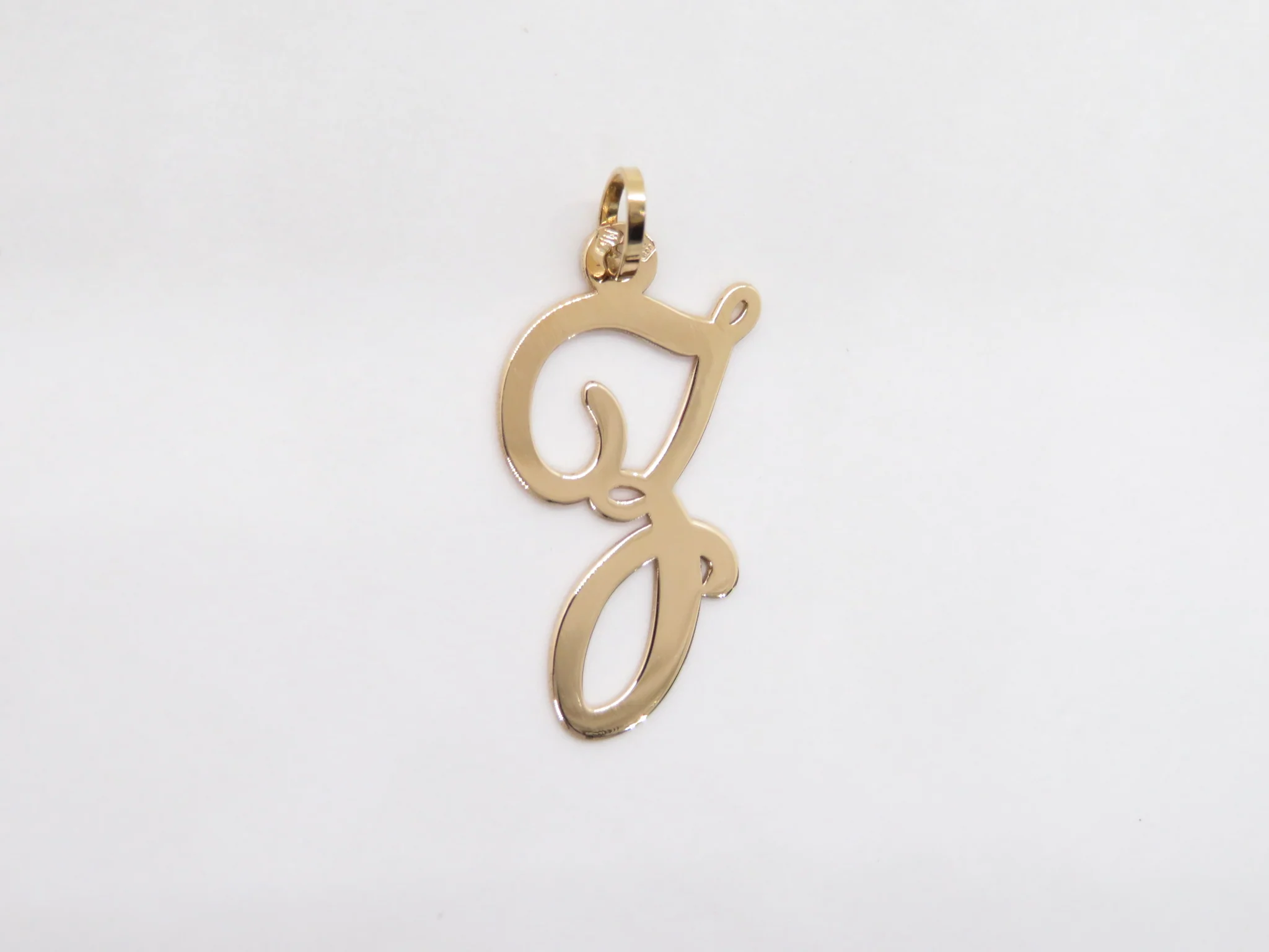 19.25k Yellow Gold Cursive Initial Pendant - Image 32
