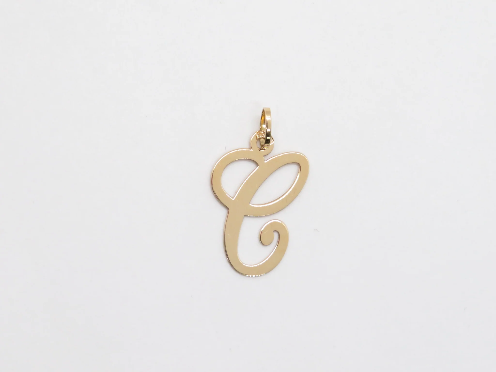 19.25k Yellow Gold Cursive Initial Pendant - Image 5