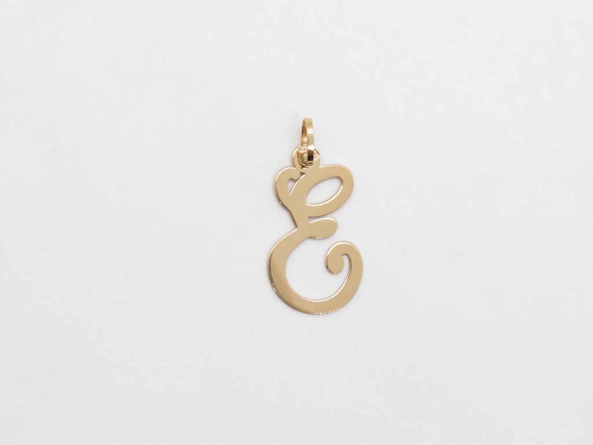 19.25k Yellow Gold Cursive Initial Pendant - Image 7