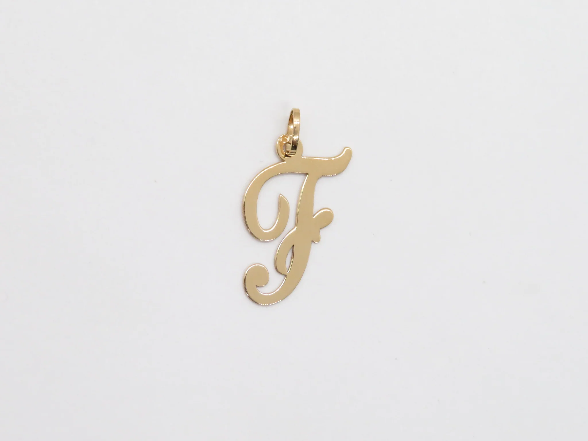 19.25k Yellow Gold Cursive Initial Pendant - Image 8