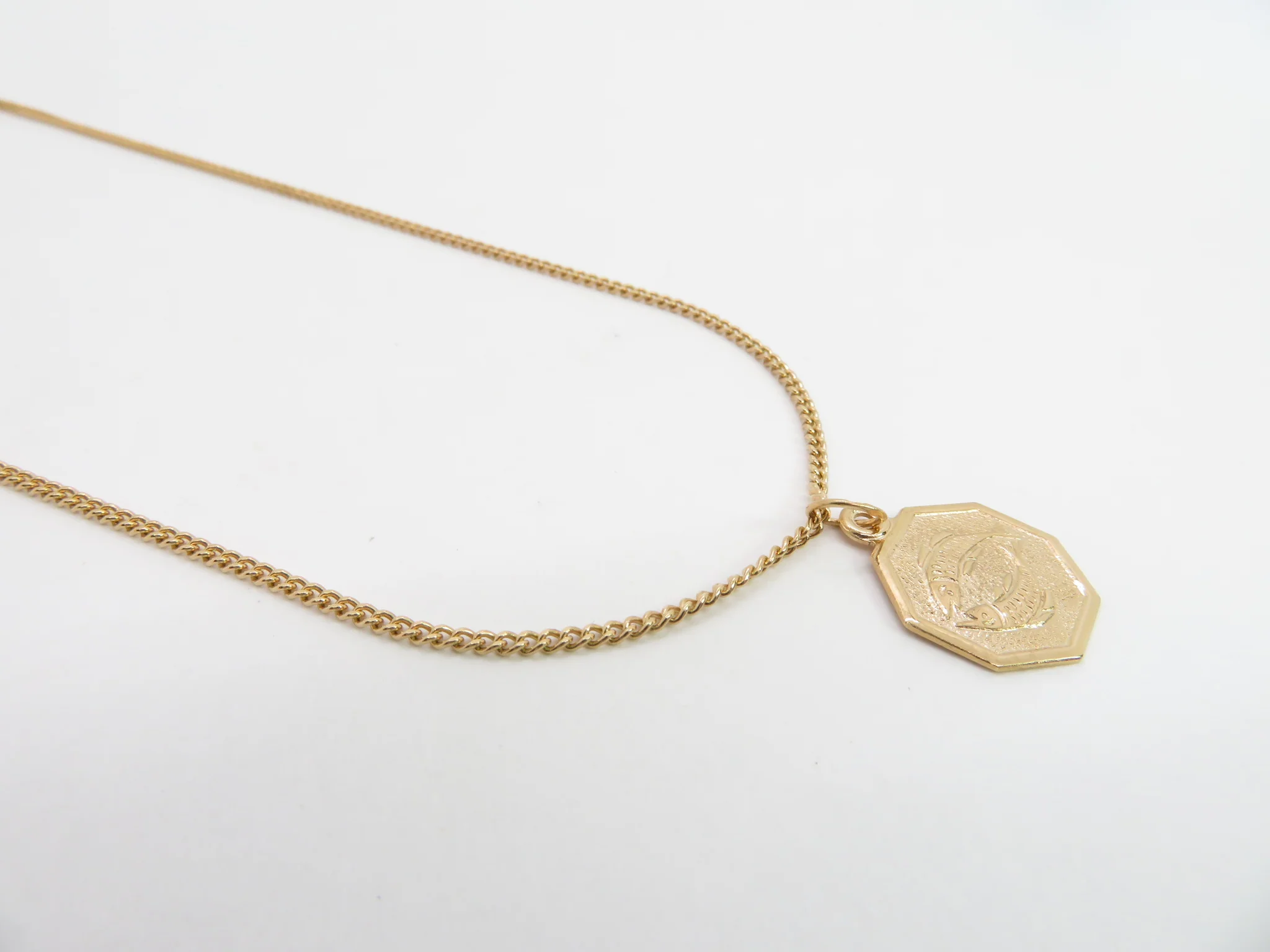 19.25k Yellow Gold Octagonal Zodiac Pendant - Image 15