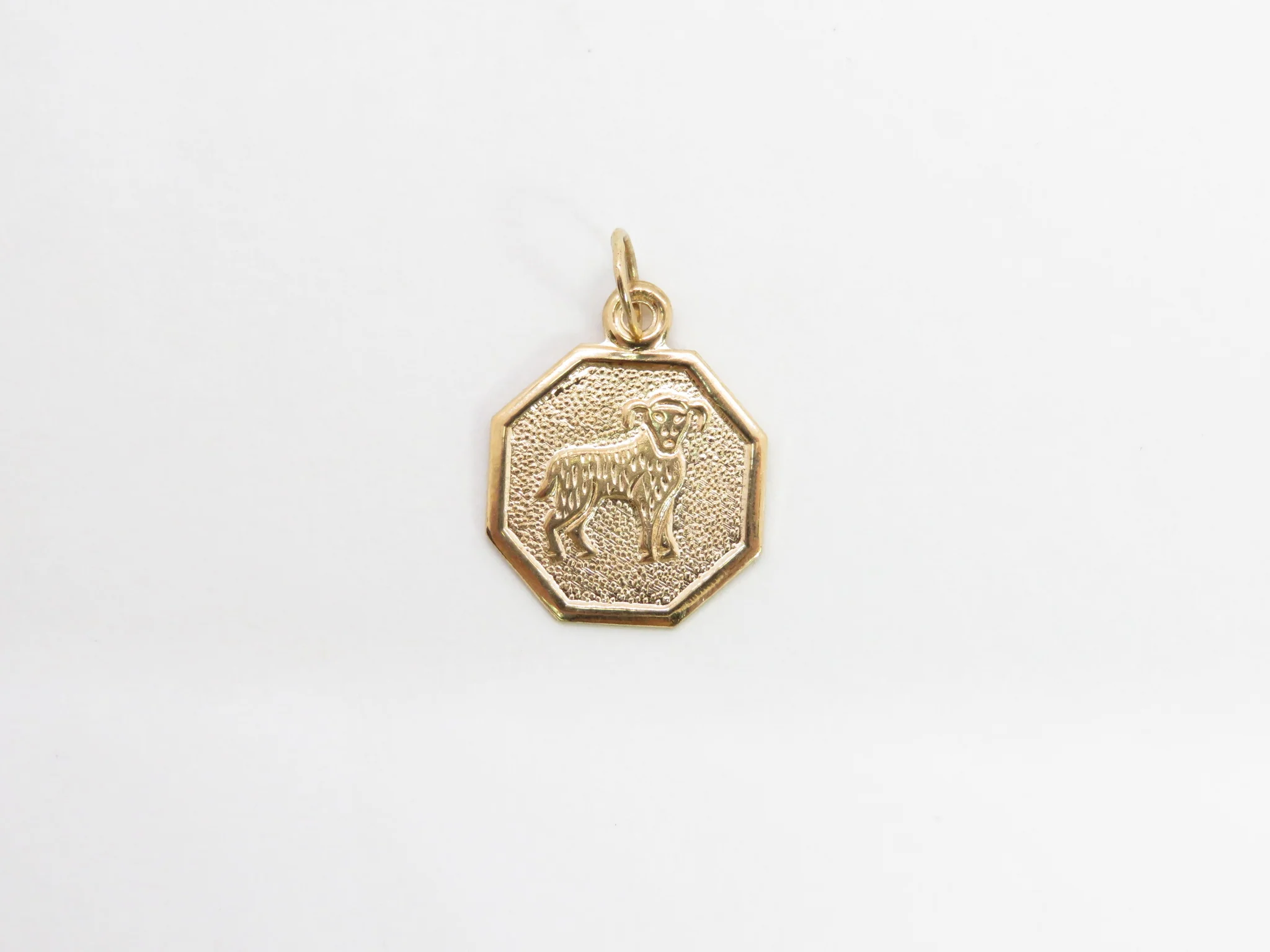 19.25k Yellow Gold Octagonal Zodiac Pendant - Image 3