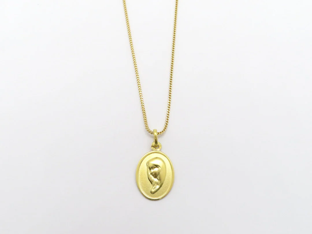 19.25k Yellow Gold Oval Side Swept Madonna Pendant - Image 4