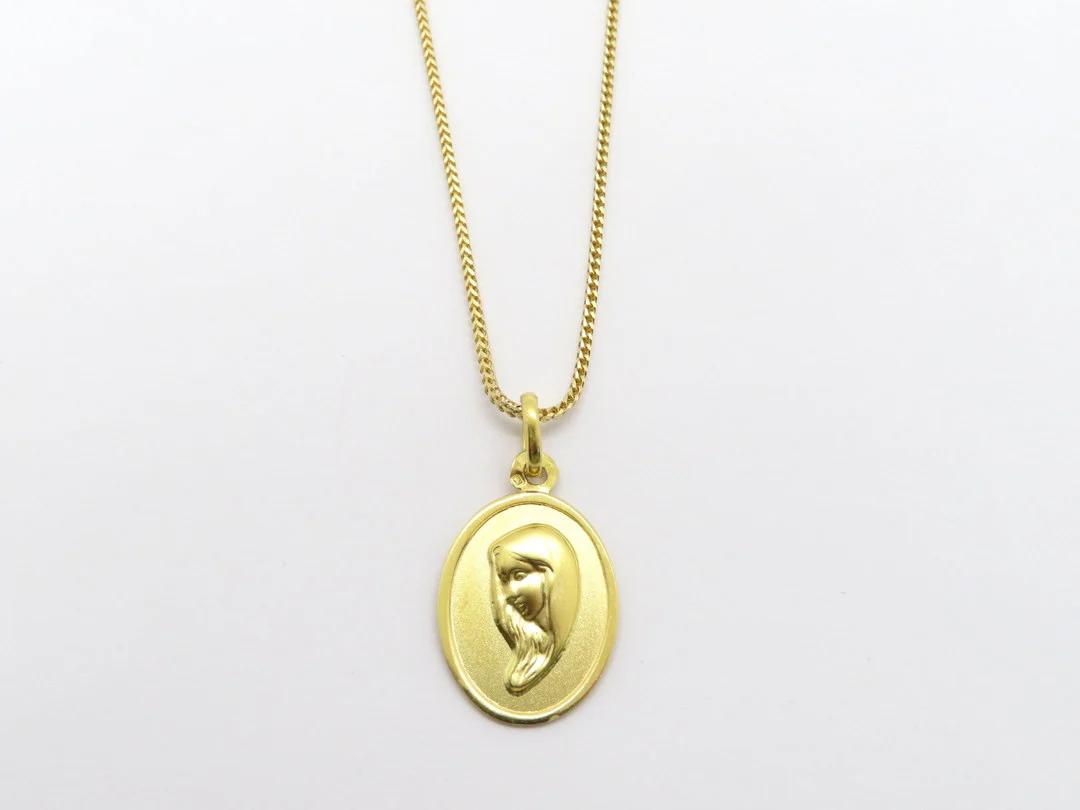 19.25k Yellow Gold Oval Side Swept Madonna Pendant - Image 6