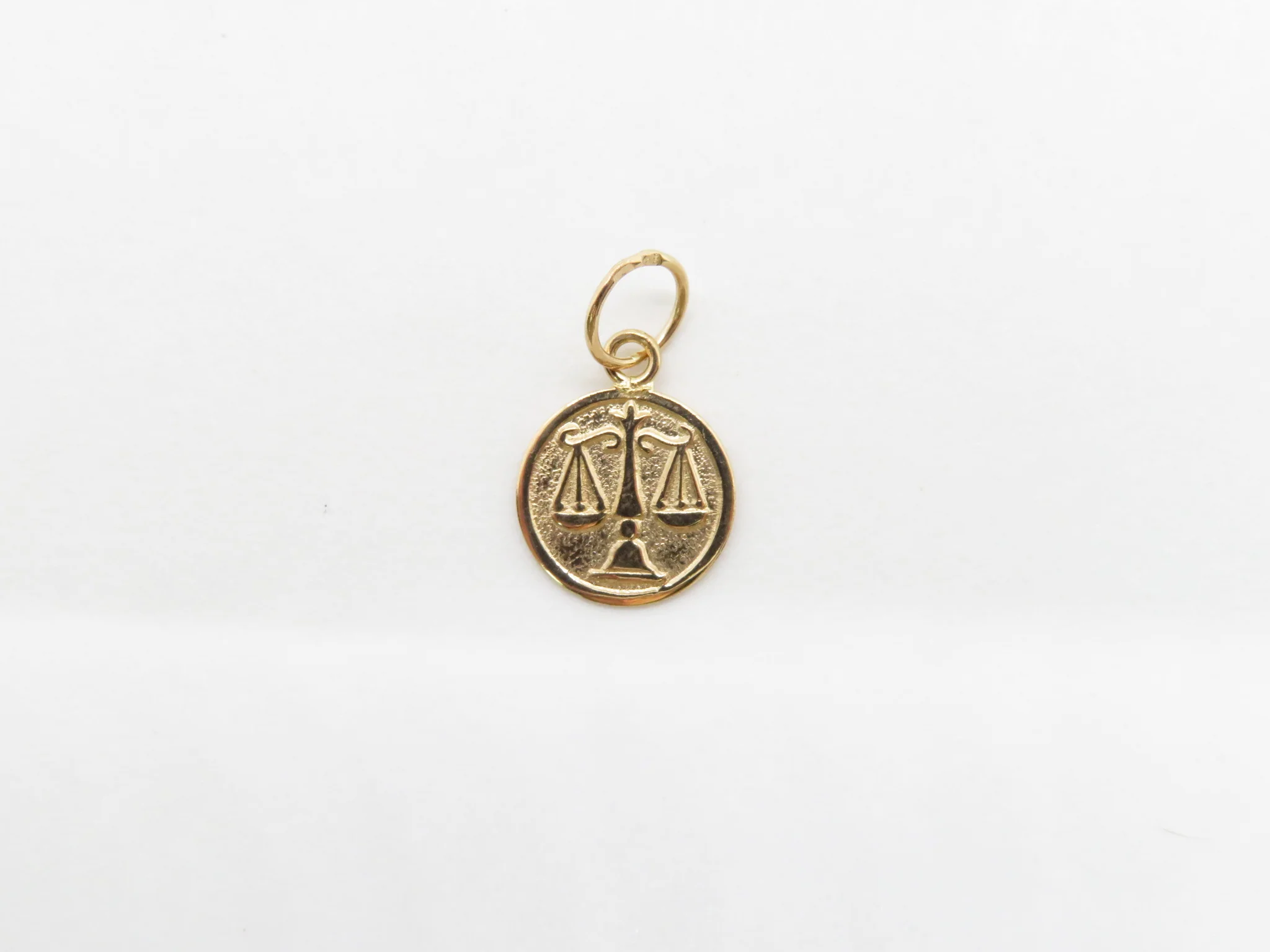 19.25k Yellow Gold Round Zodiac Charm - Image 11