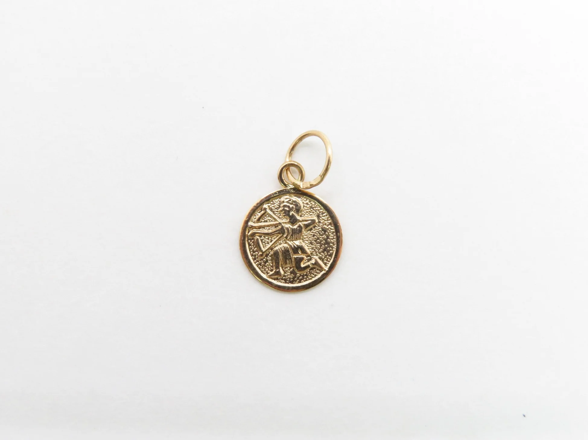 19.25k Yellow Gold Round Zodiac Charm - Image 13