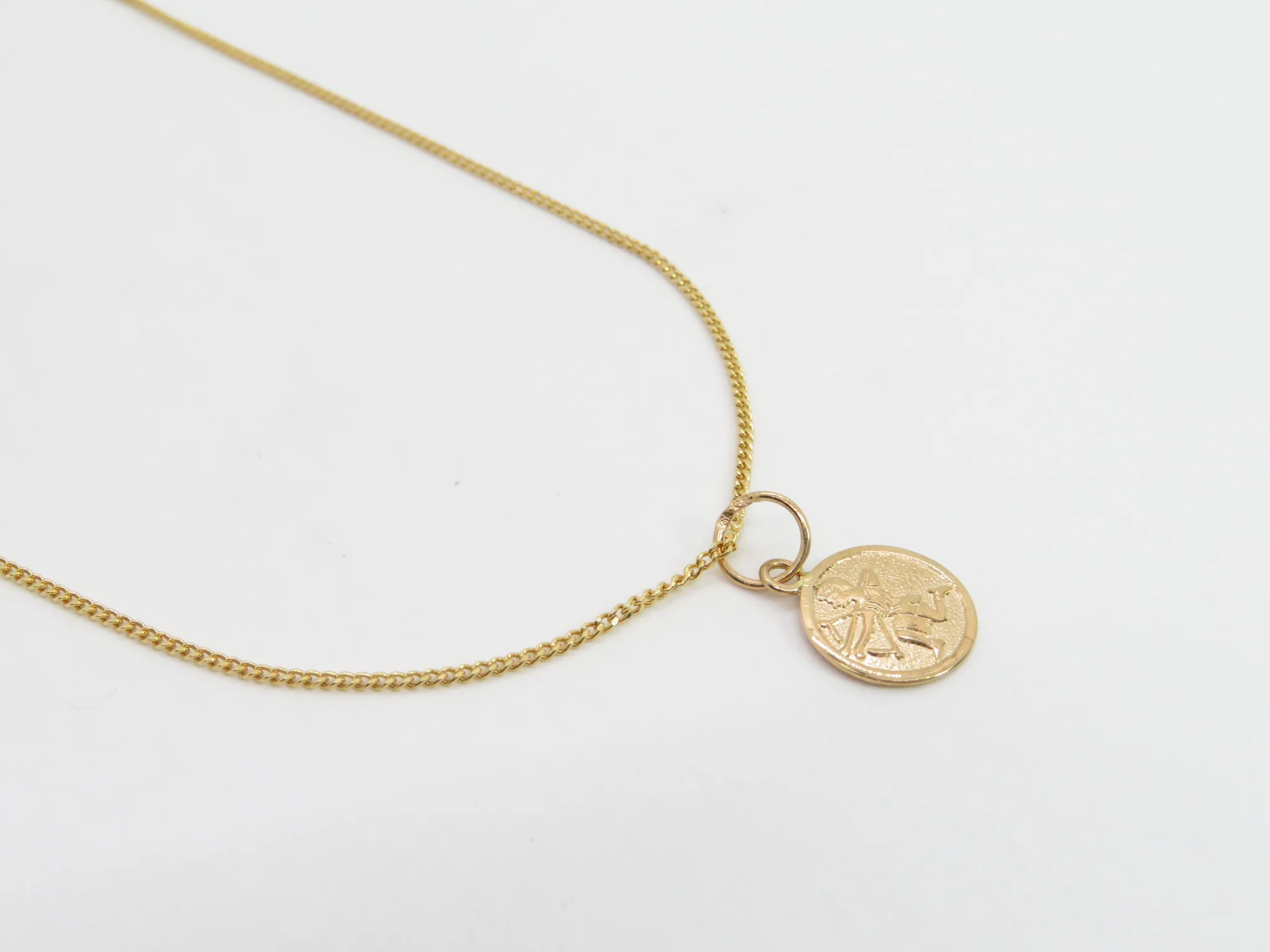 19.25k Yellow Gold Round Zodiac Charm - Image 3