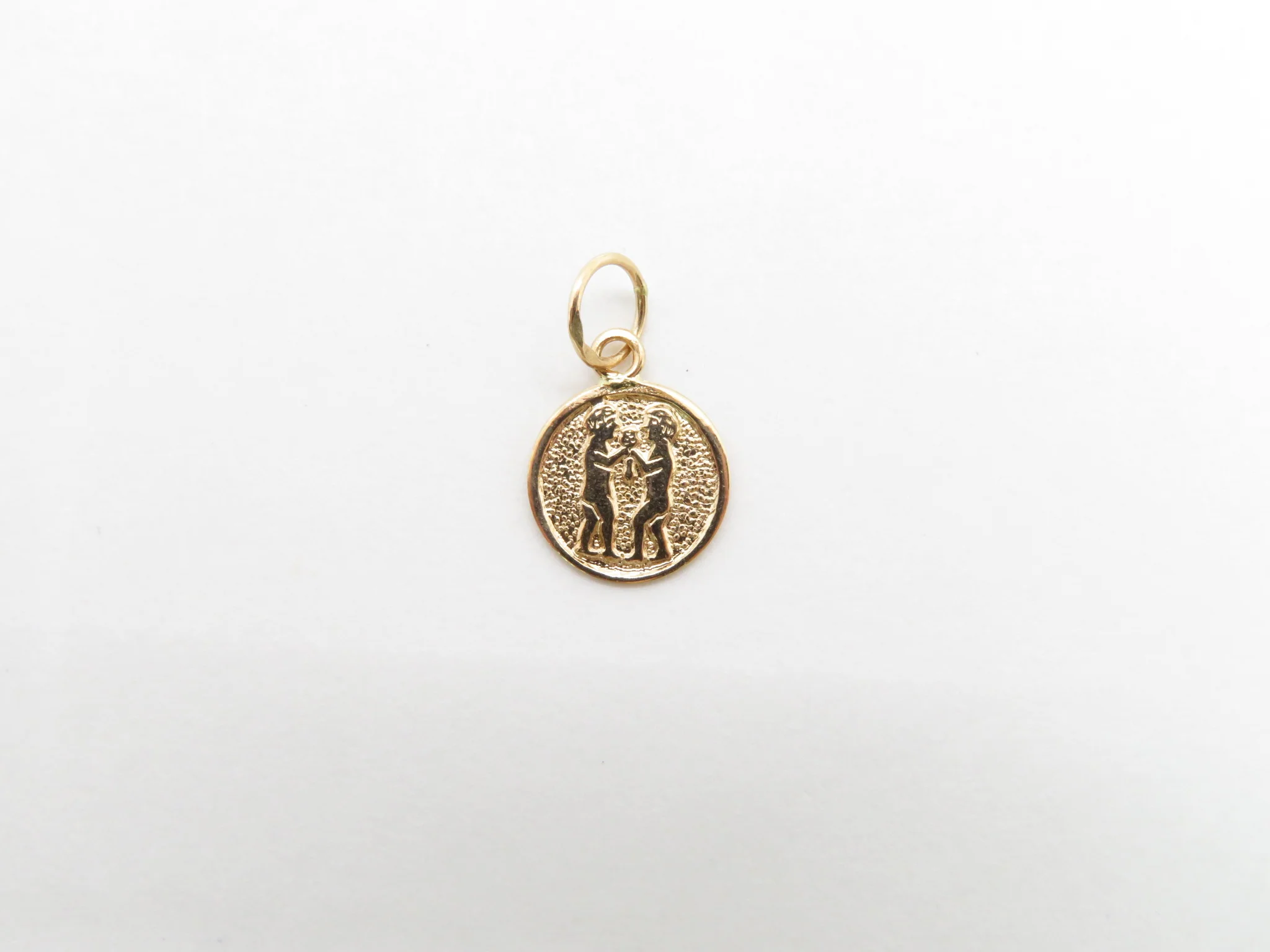 19.25k Yellow Gold Round Zodiac Charm - Image 7