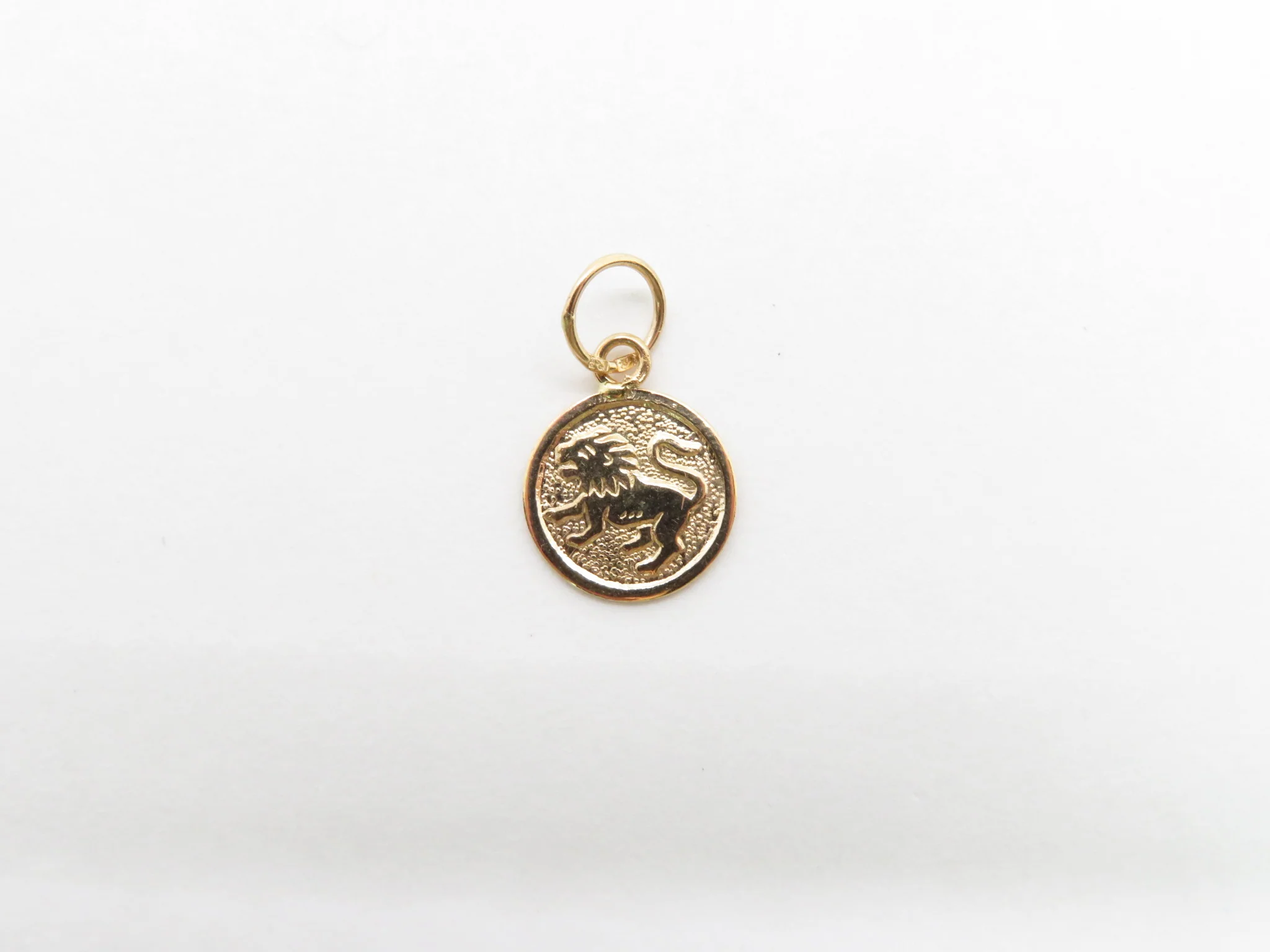 19.25k Yellow Gold Round Zodiac Charm - Image 9