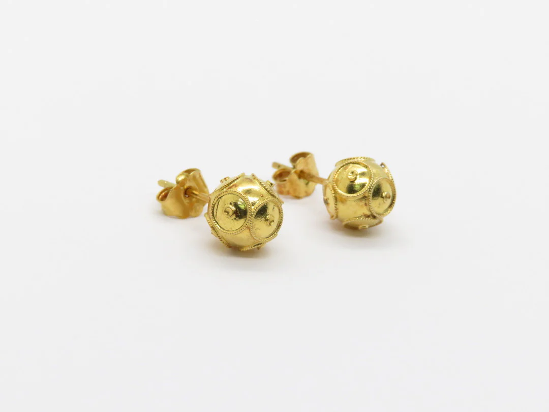 19.25k Yellow Gold Conta de Viana Studs - Image 4