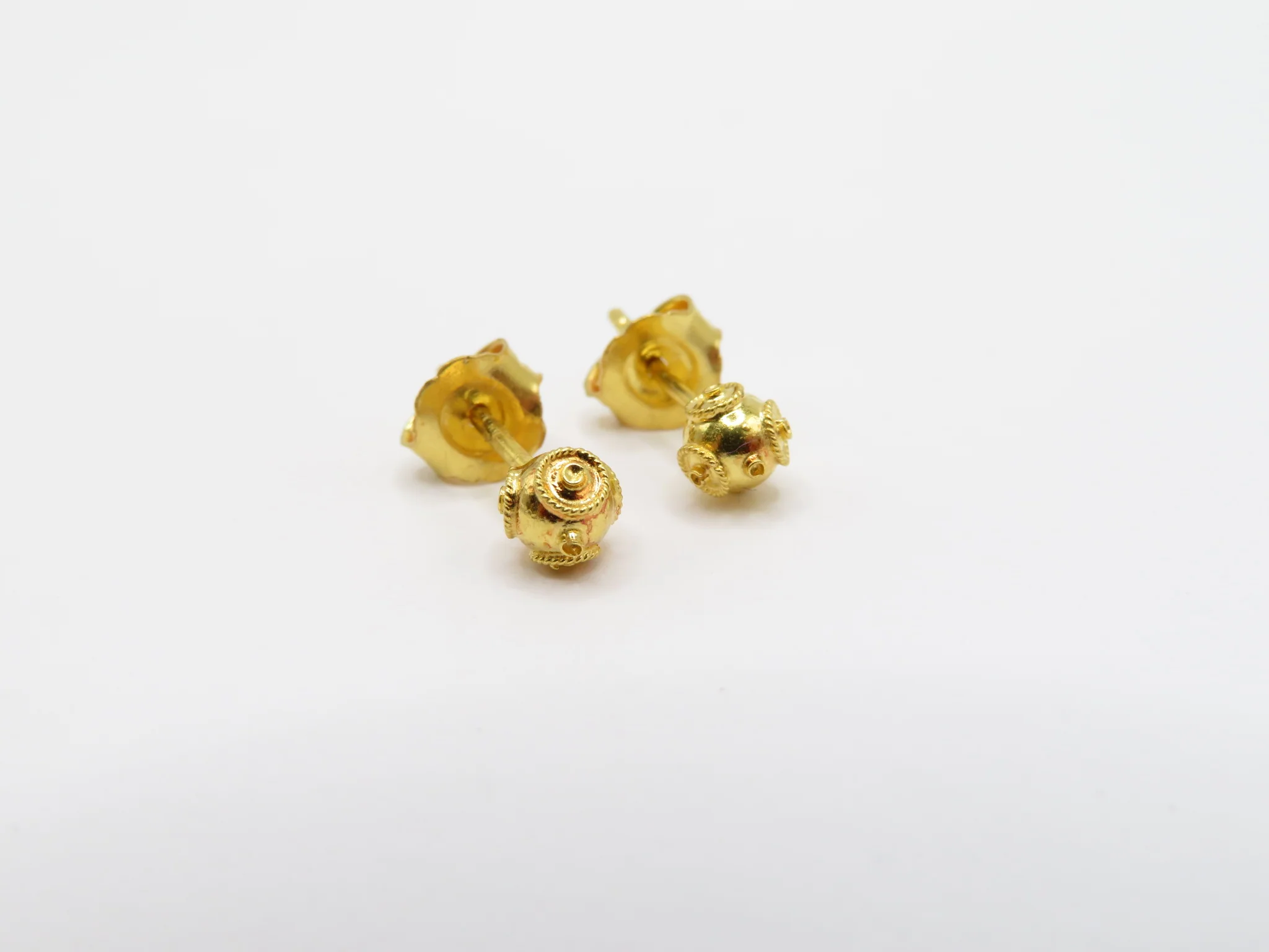19.25k Yellow Gold Conta de Viana Studs - Image 6
