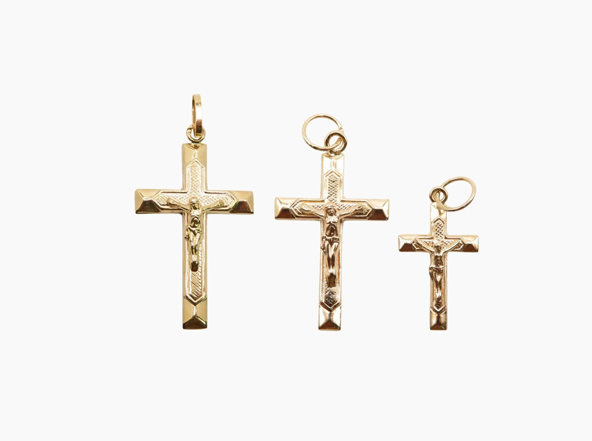 19.25k Yellow Gold Decorative Crucifix Pendant - Image 10