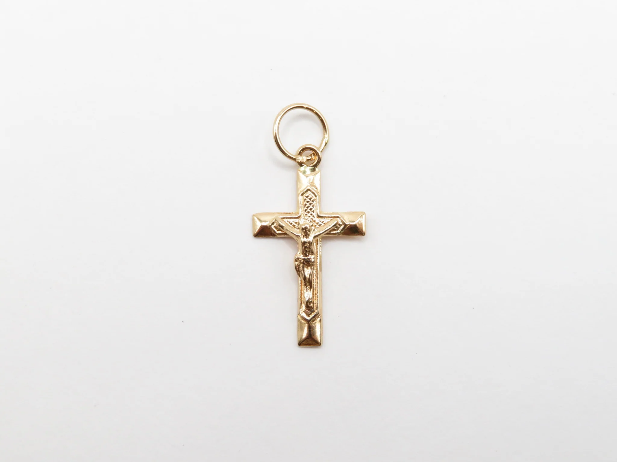 19.25k Yellow Gold Decorative Crucifix Pendant - Image 7