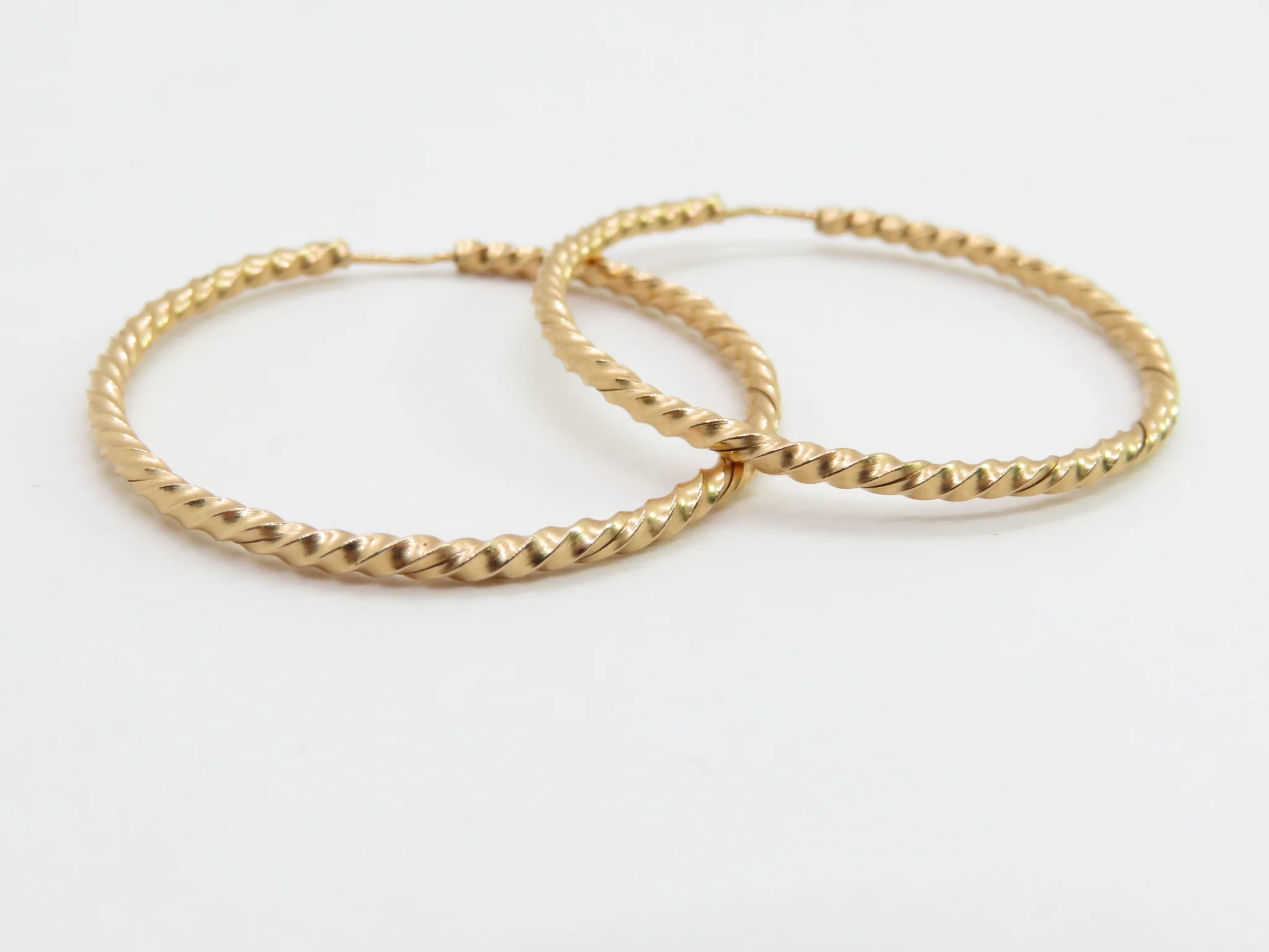 19.25k Yellow Gold Twisted Hoops - Image 10
