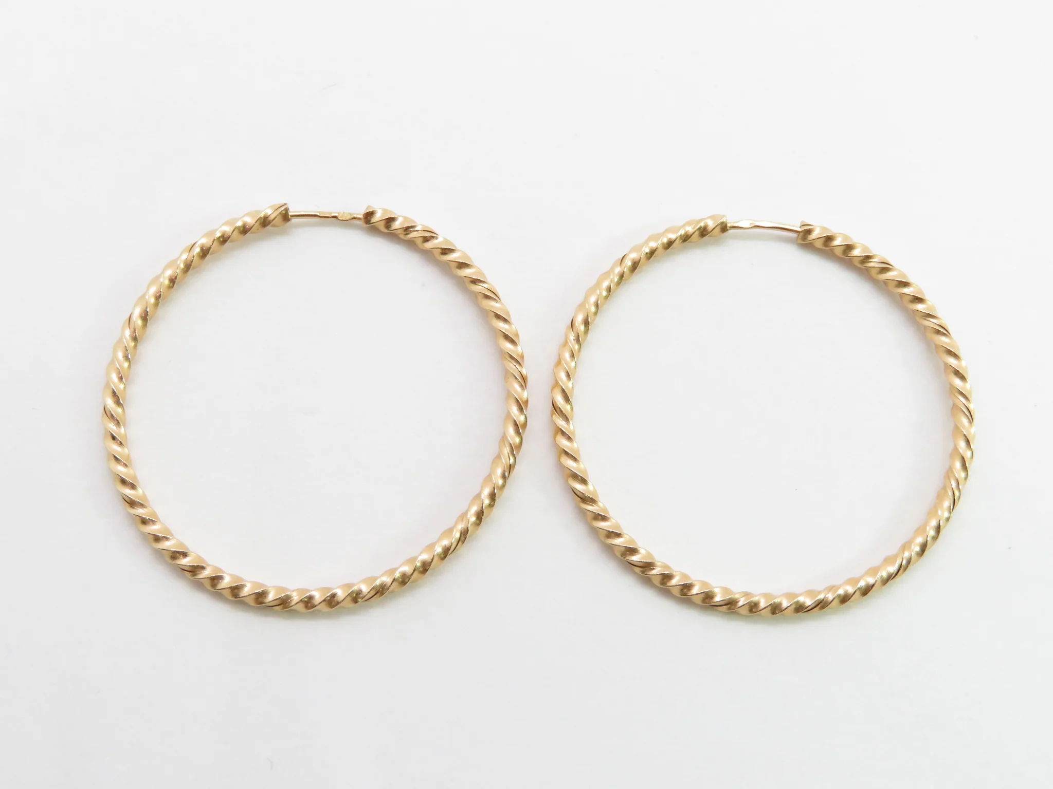 19.25k Yellow Gold Twisted Hoops - Image 5