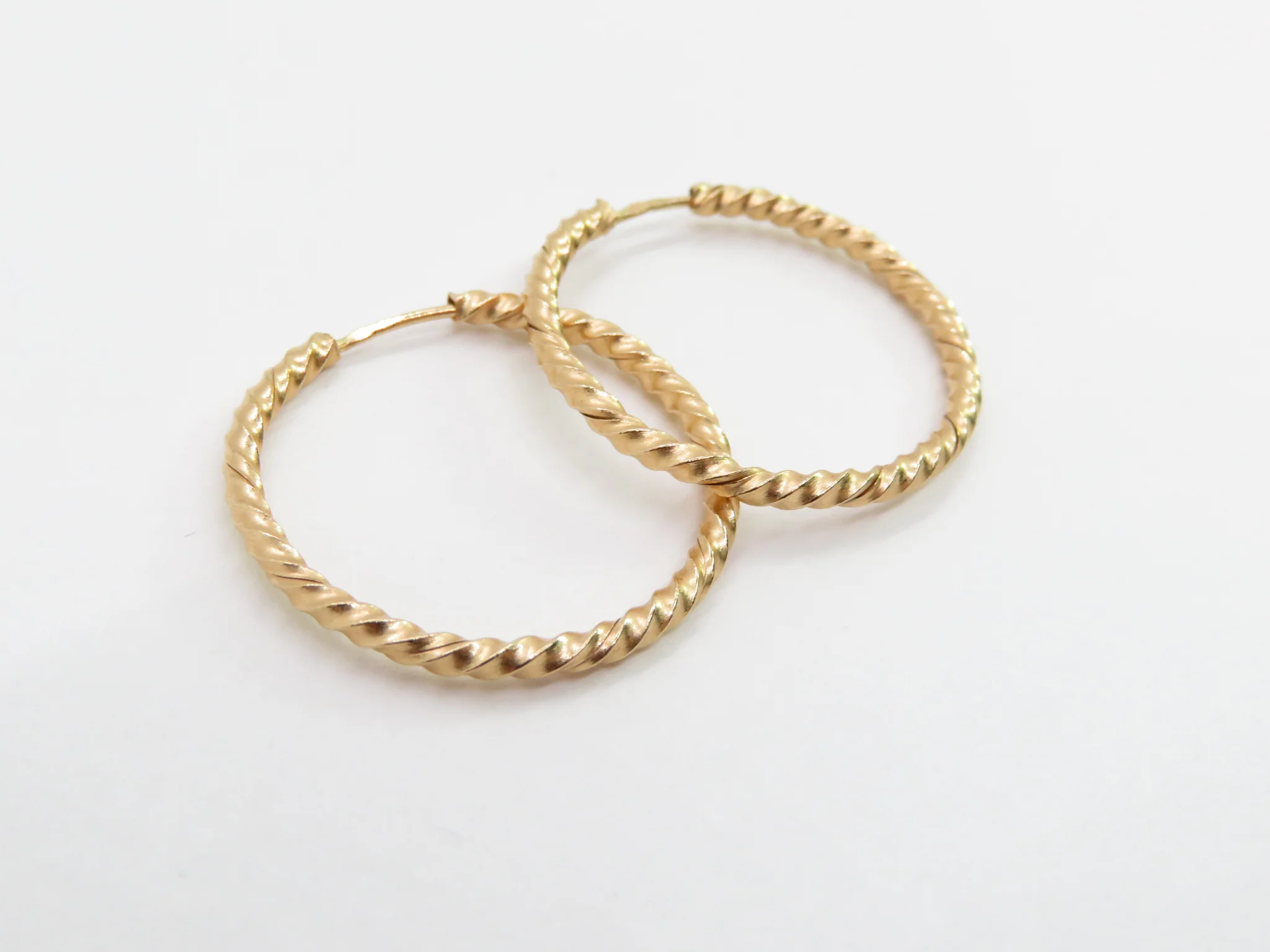 19.25k Yellow Gold Twisted Hoops - Image 8