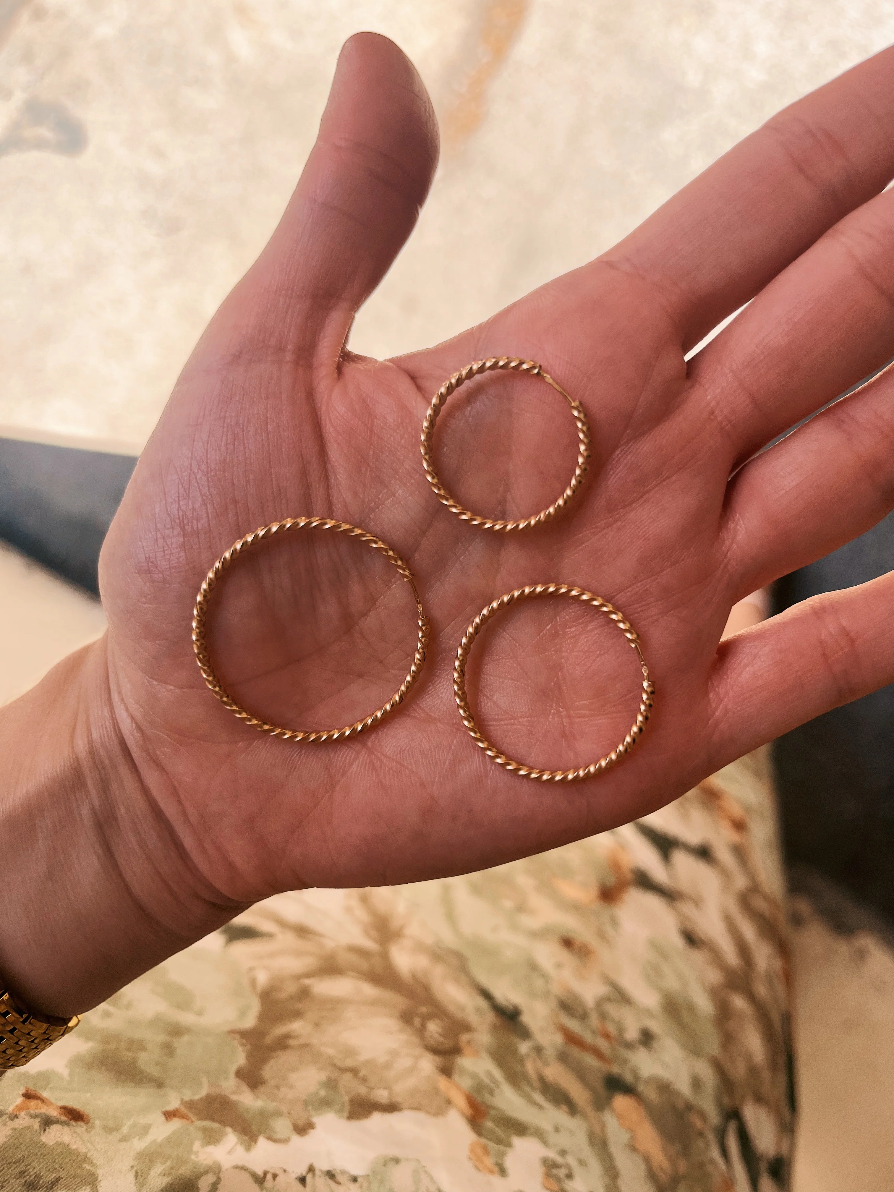 19.25k Yellow Gold Twisted Hoops - Image 9