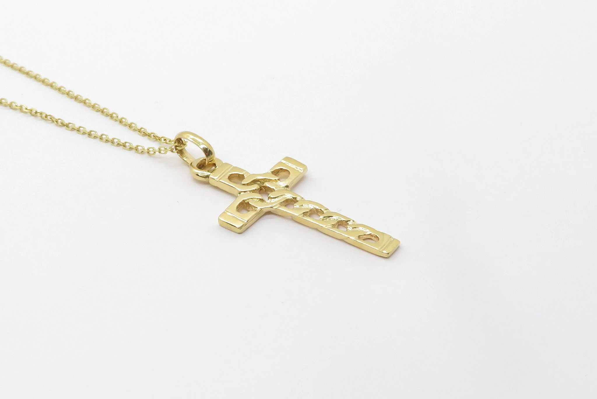 19.25k Yellow Gold Link Cross Pendant - Image 3