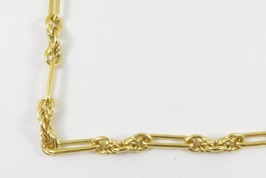 19.25k Yellow Gold Oblong Twist Bracelet - Image 3