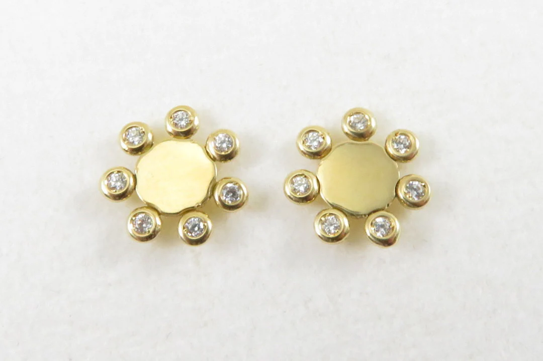 19.25k Yellow Gold Sunburst Studs - Image 3