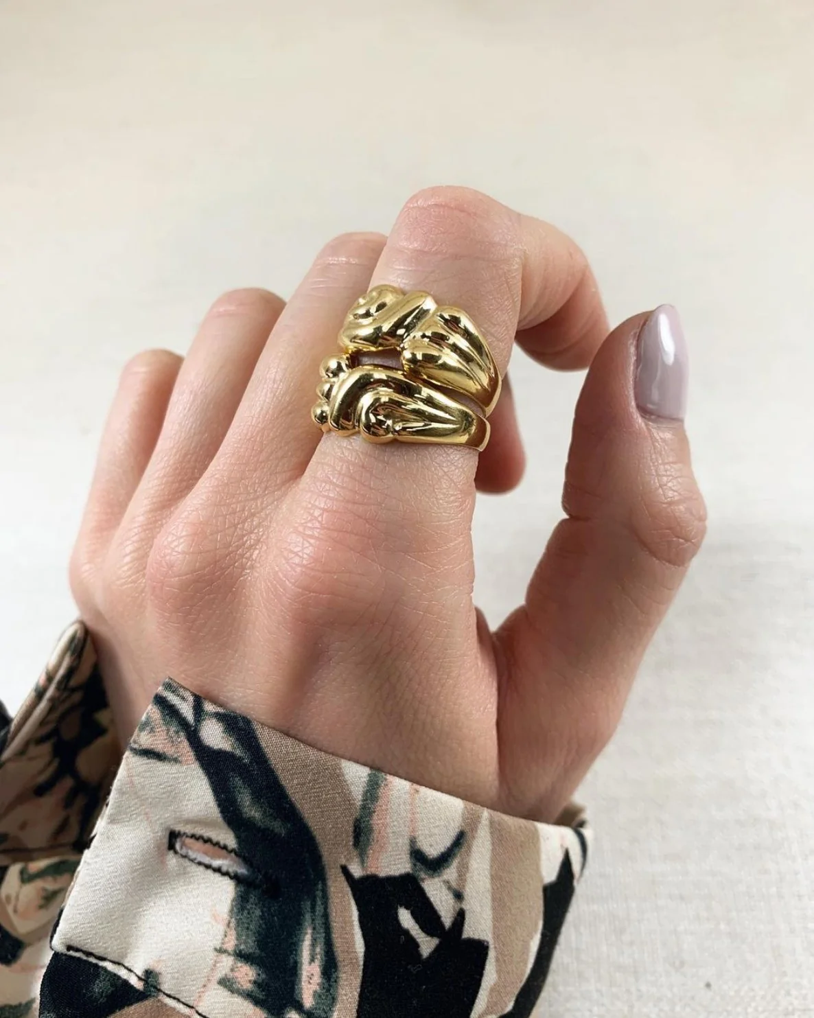 19.25k Yellow Gold Swirl Ring - Image 5